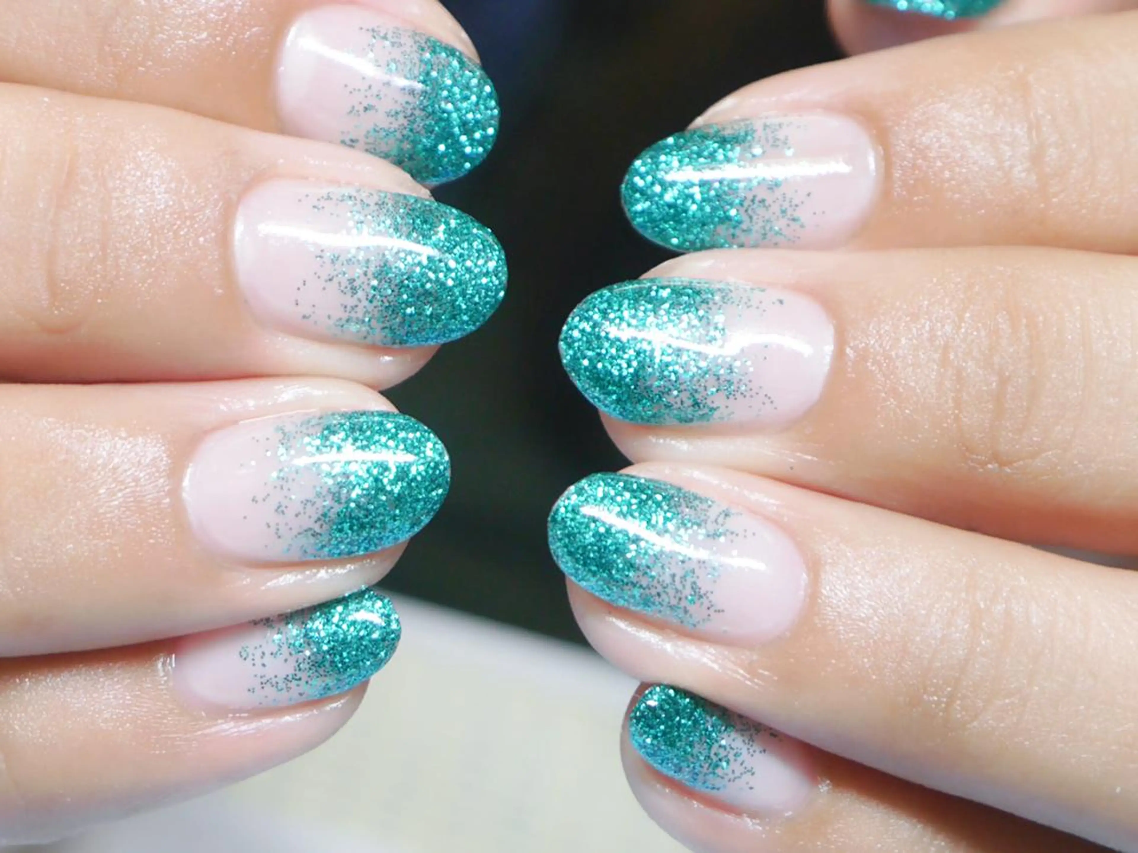 ネイル グラデーション ラメ(グリッター) ラメグラデーション レイジー スワンのネイルデザイン