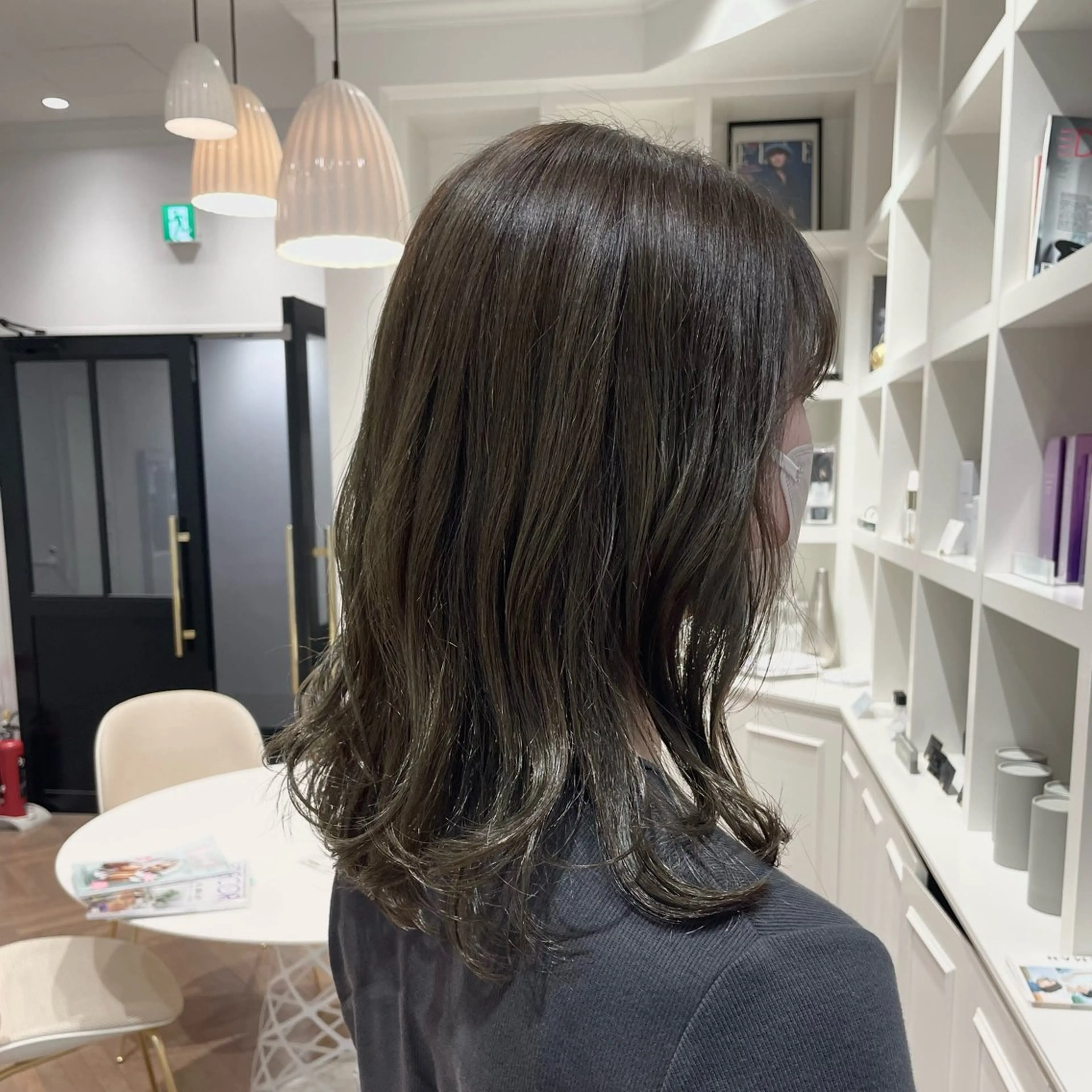 セミロング カット ヘアカラー ELLE salon サエのヘアスタイル