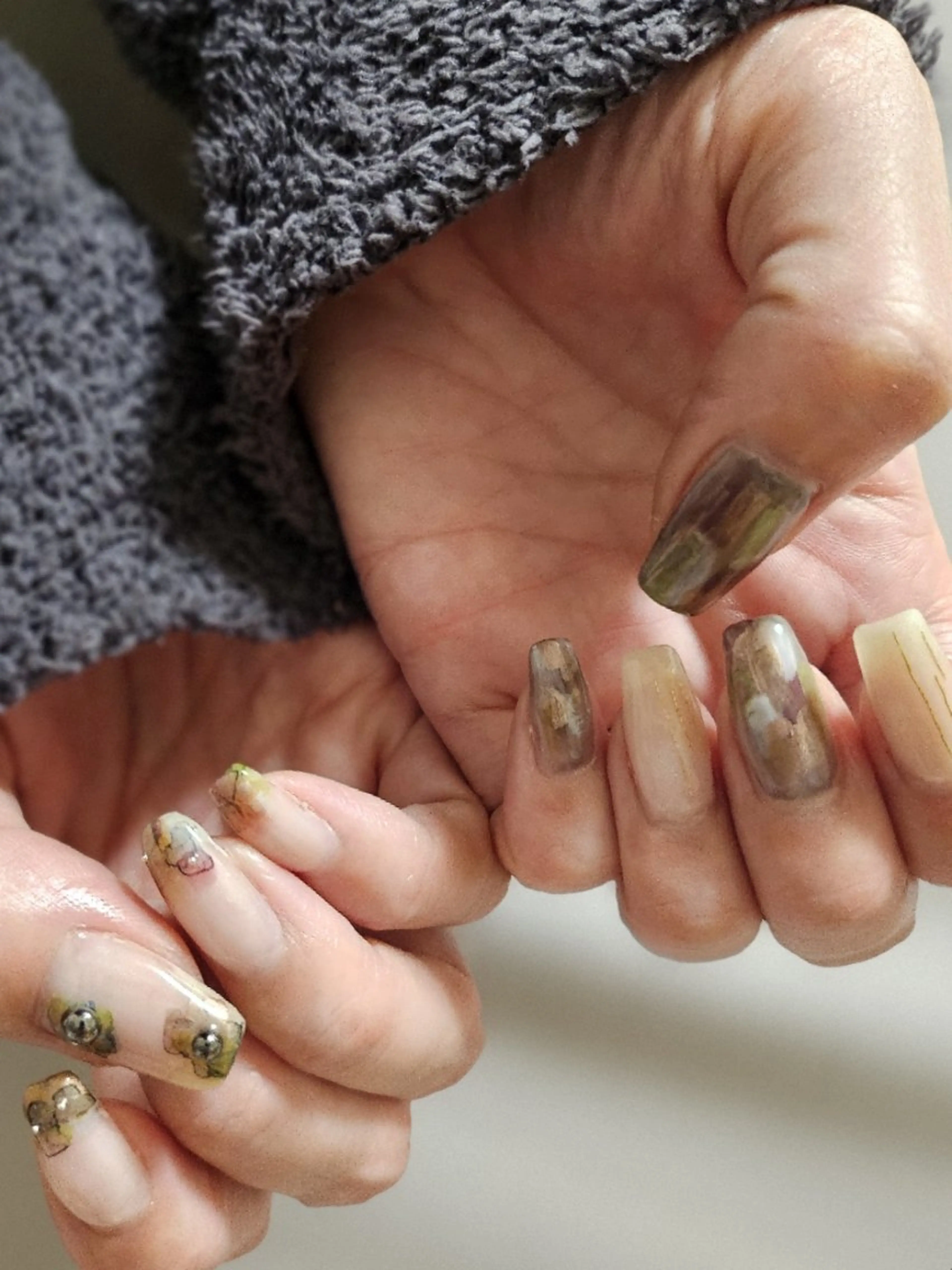 ネイル ニュアンスネイル emust.nail   のネイルデザイン