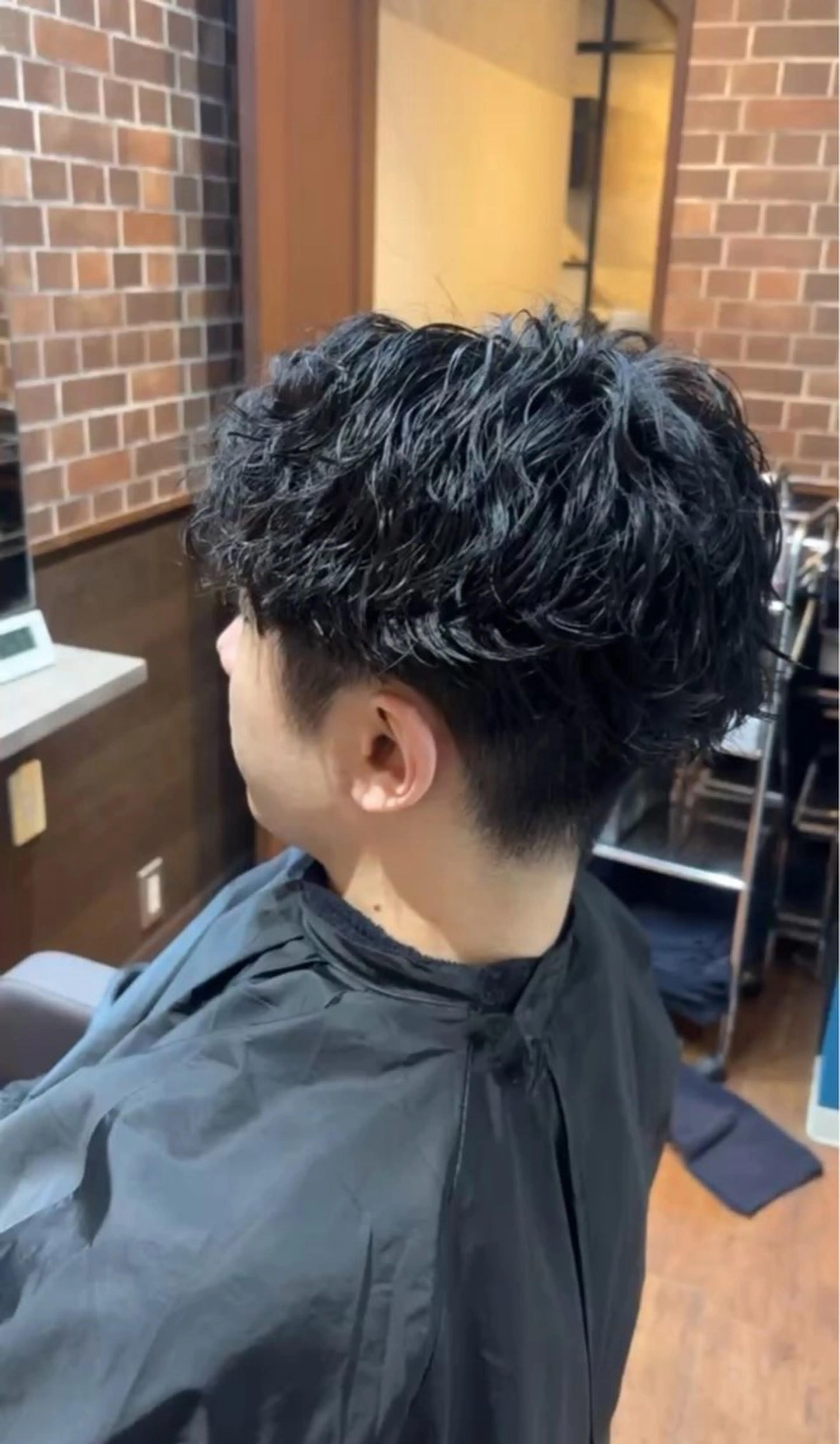 パーマ メンズ カット ヘアカラー パーマ トリートメント ブリーチ/暖色❤️ 岸谷真幸のヘアスタイル