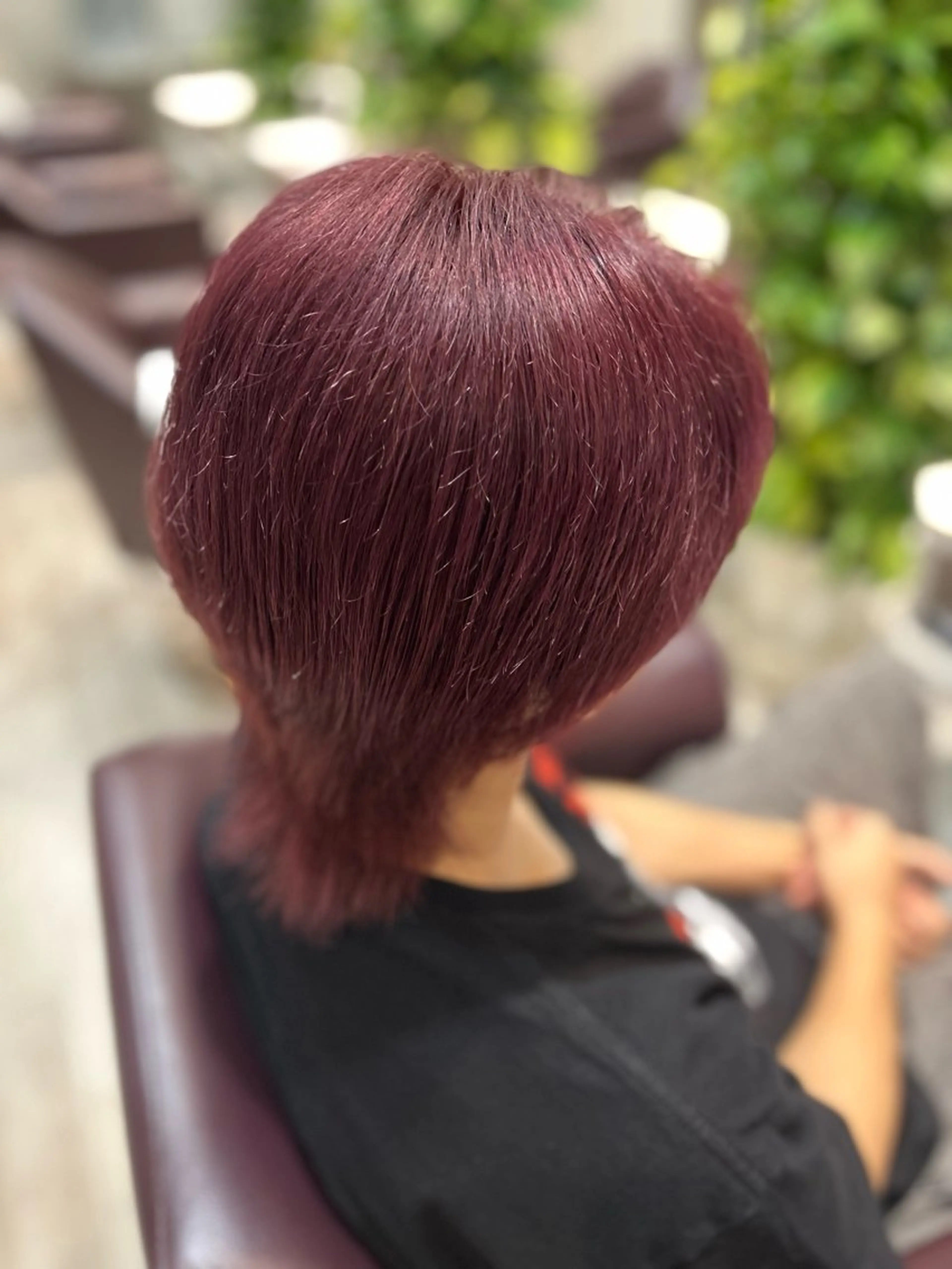 ショート カラー ブリーチ ボルドーカラー Breath by first 富谷【ブレス バイ ファースト 富谷】所属・田口 舞衣のヘアスタイル