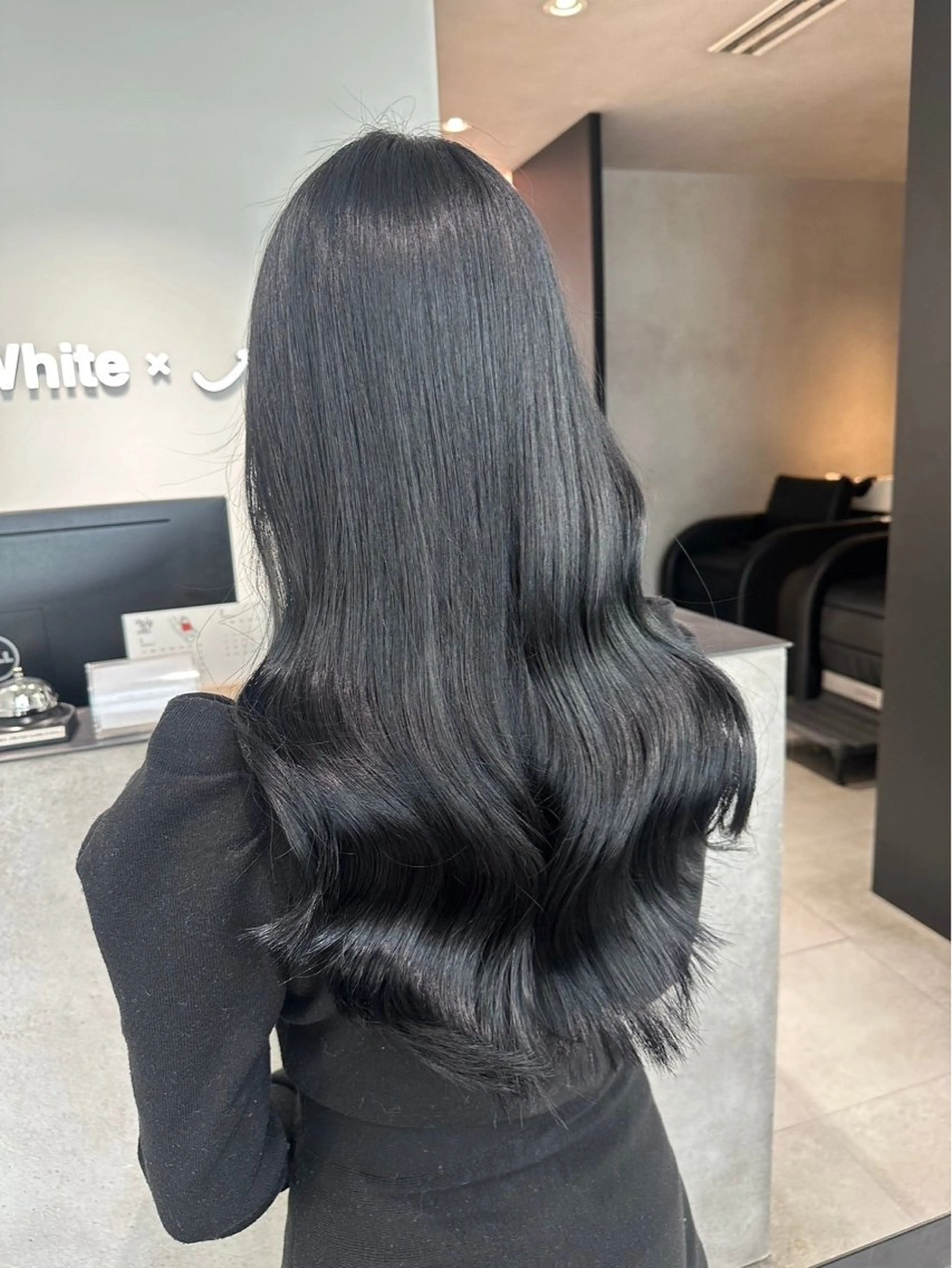 ロング カラー 黒髪 韓国風ヘア ヘアカラー L STUDIO 心斎橋店所属・🇰🇷韓国風ハイ トーンKANA🖤のヘアスタイル