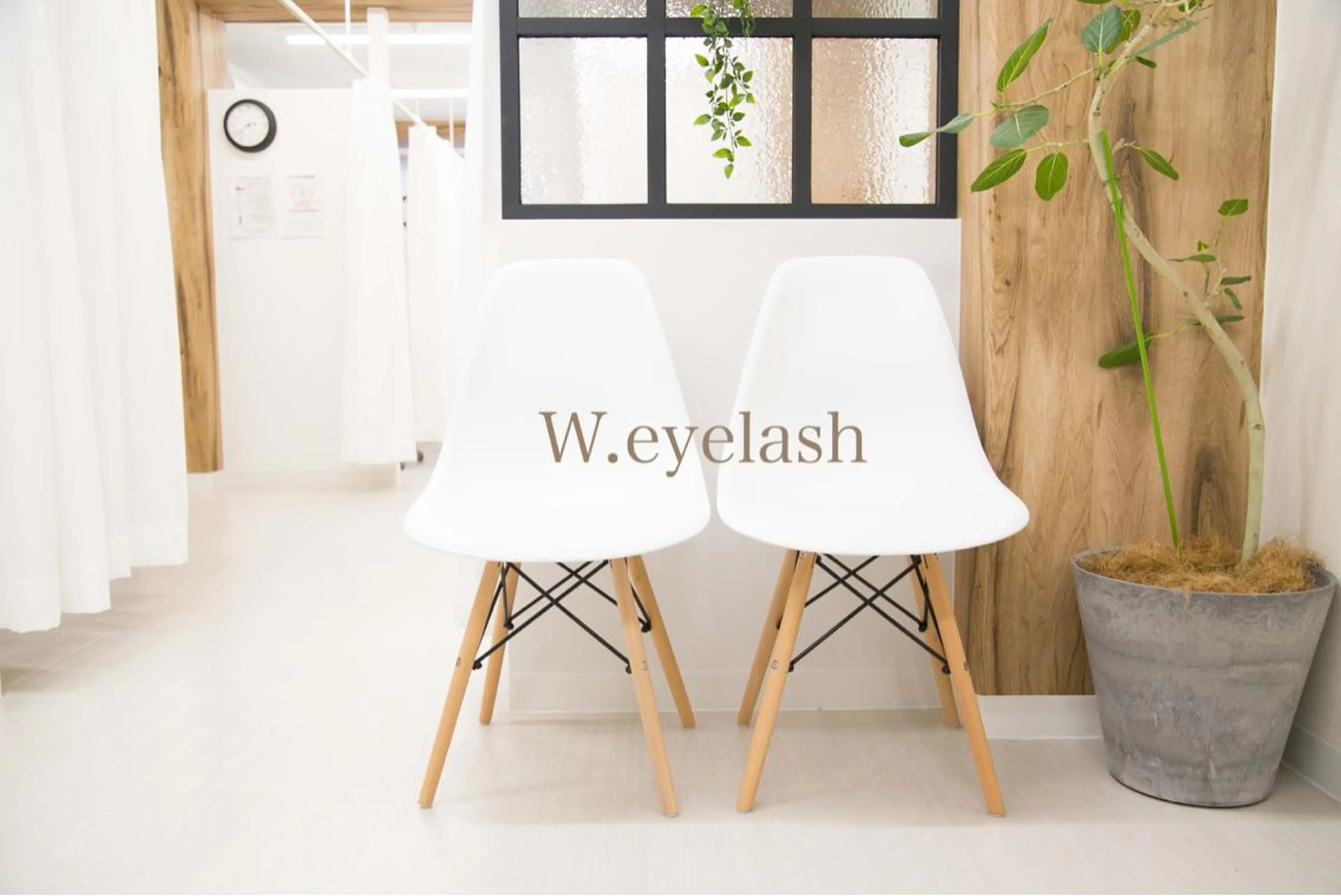 ショート カラー パーマ ヘアアレンジ ネイル マツエク・マツパ W.eyelash所属・ダブリュー アイラッシュの眉毛・アイブロウイメージ