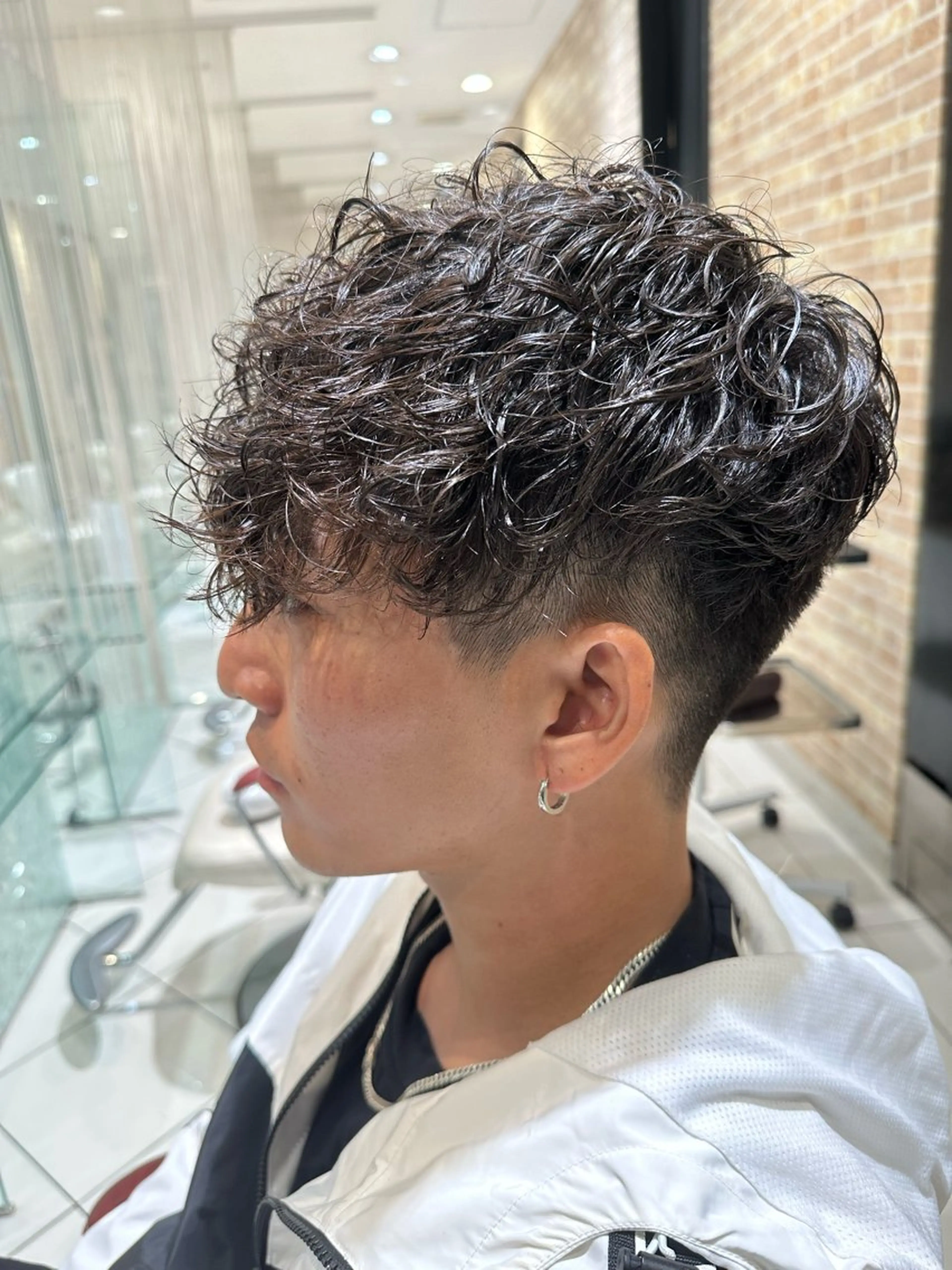 ショート パーマ メンズ メンズパーマ スペインカール 波巻きパーマ 💈メンズ特化 美容師サキ💈のヘアスタイル