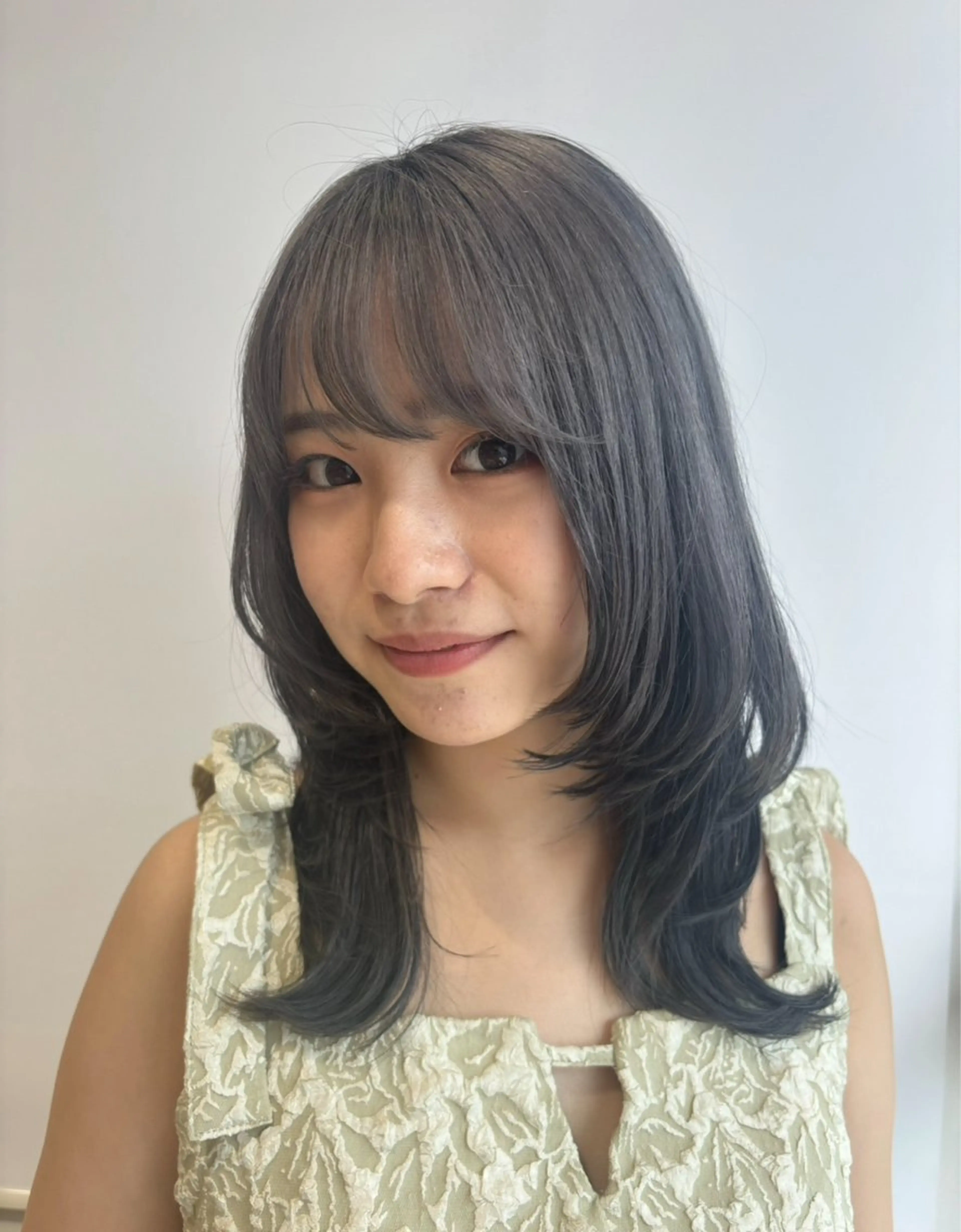 ロング カラー ケアカラー 髪質改善 レイヤーカット ロング トリートメント 透明感カラー/ くびれヘア/ユウユのヘアスタイル