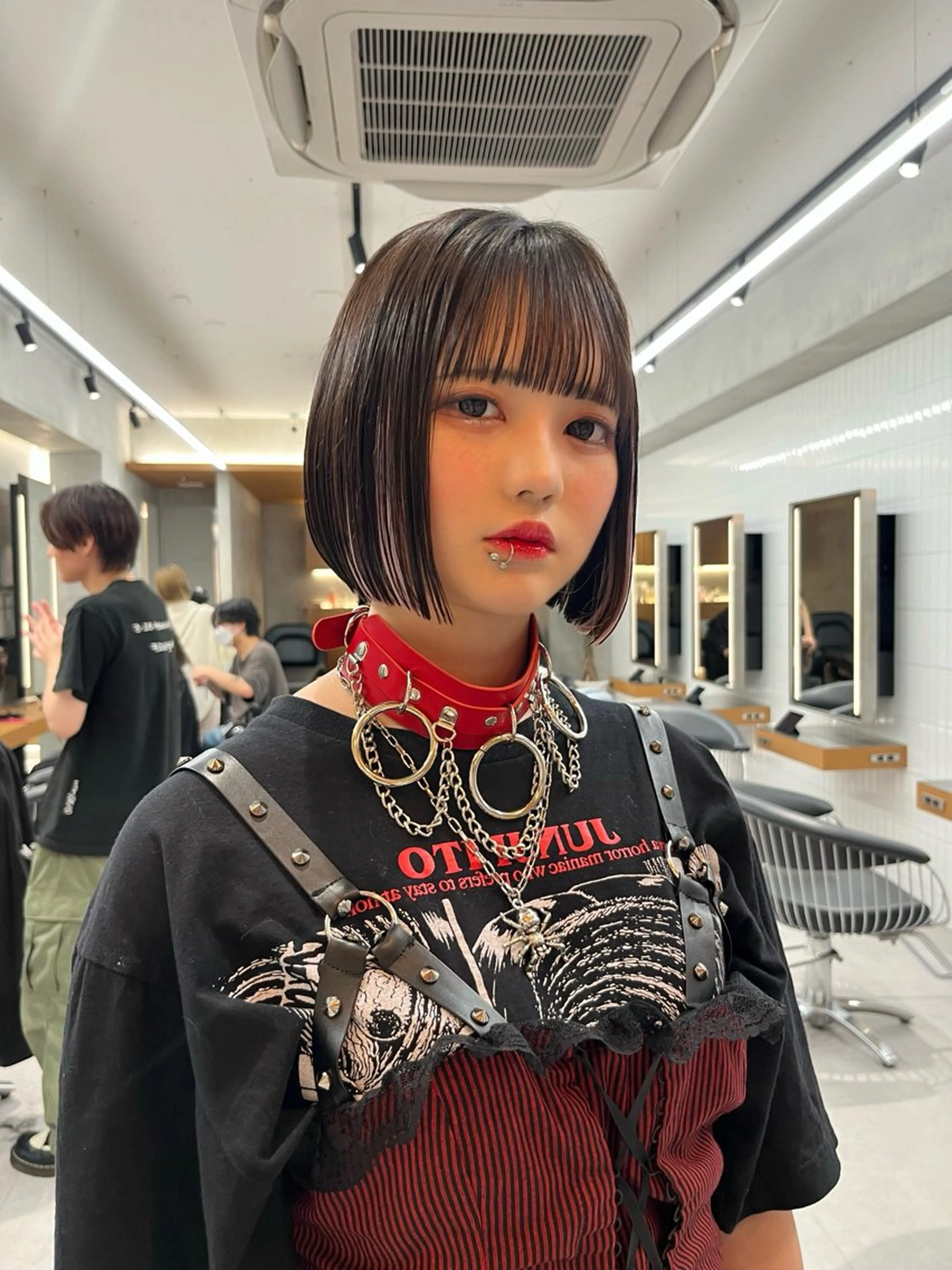 ショート センターパート /ニュアンスパーマのヘアスタイル