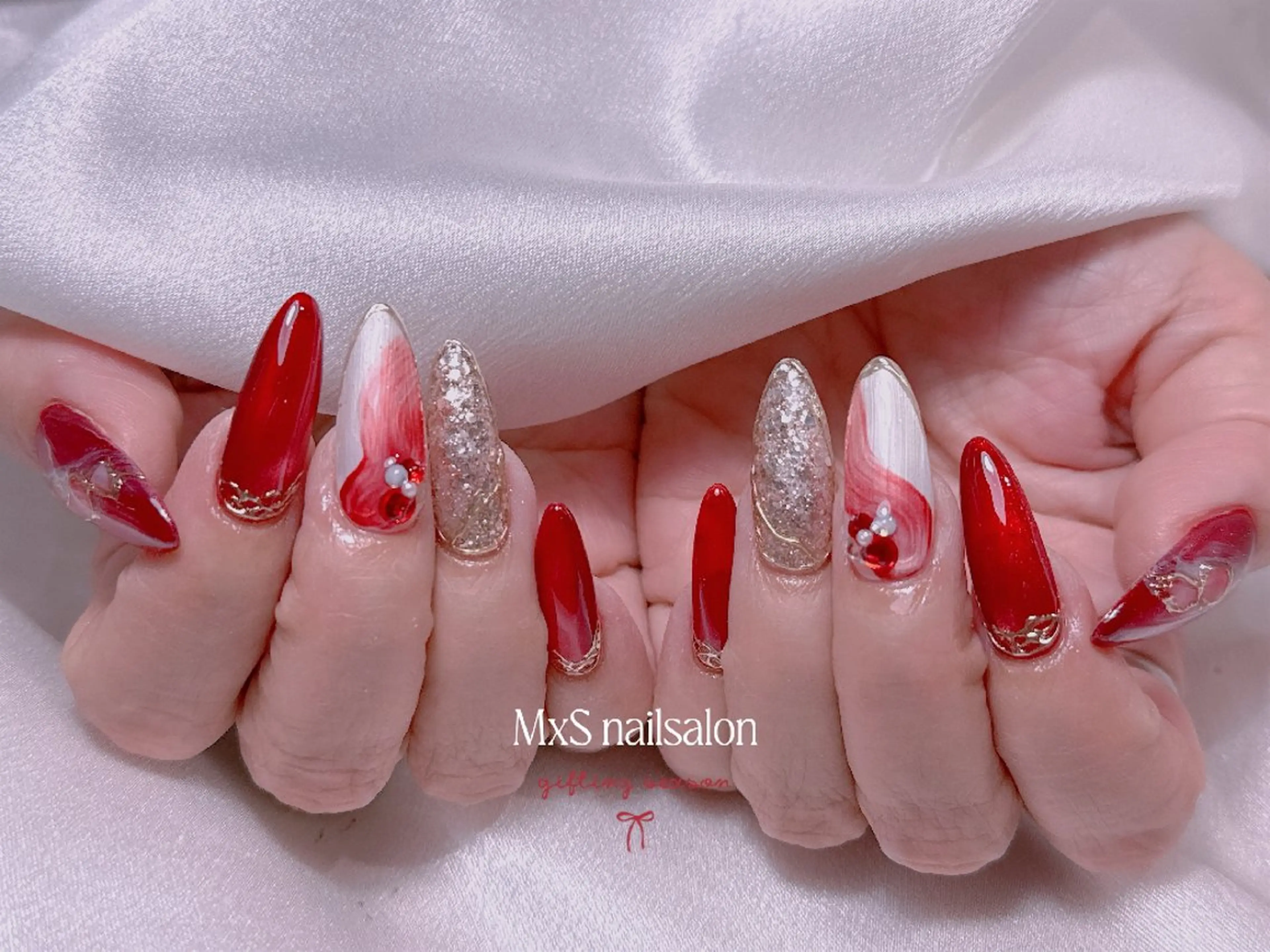 ネイル ジェルネイル 韓国ネイル マグネットネイル パラジェル ワンホンネイル ハンドネイル ハンドケア MxS Nail(長さだし/フィルイン/マグネット/韓国ネイル/ワンホンネイル/ワンカラー)所属・MxS リィリィのネイルデザイン