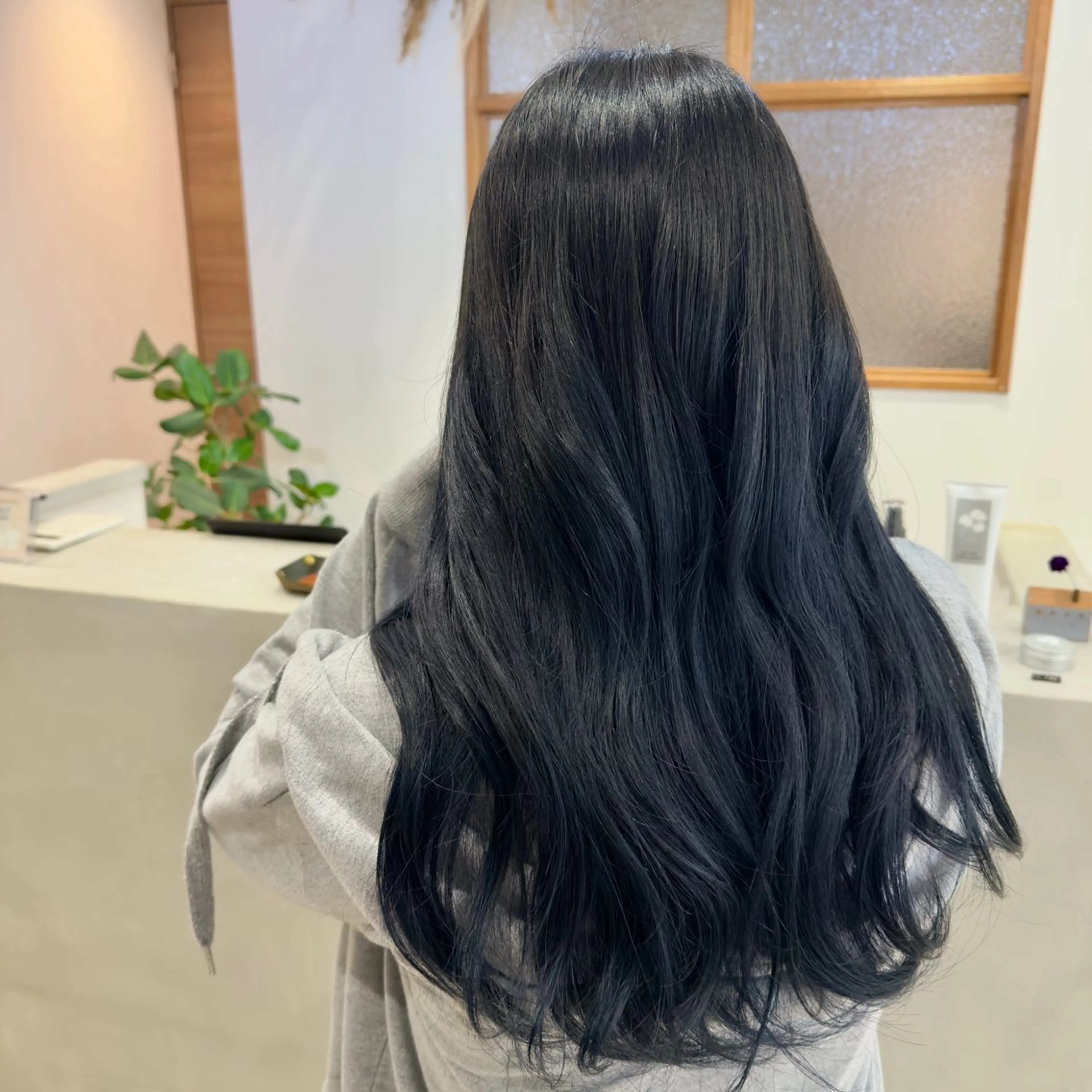 カラー RUA 🪽🤍のヘアスタイル