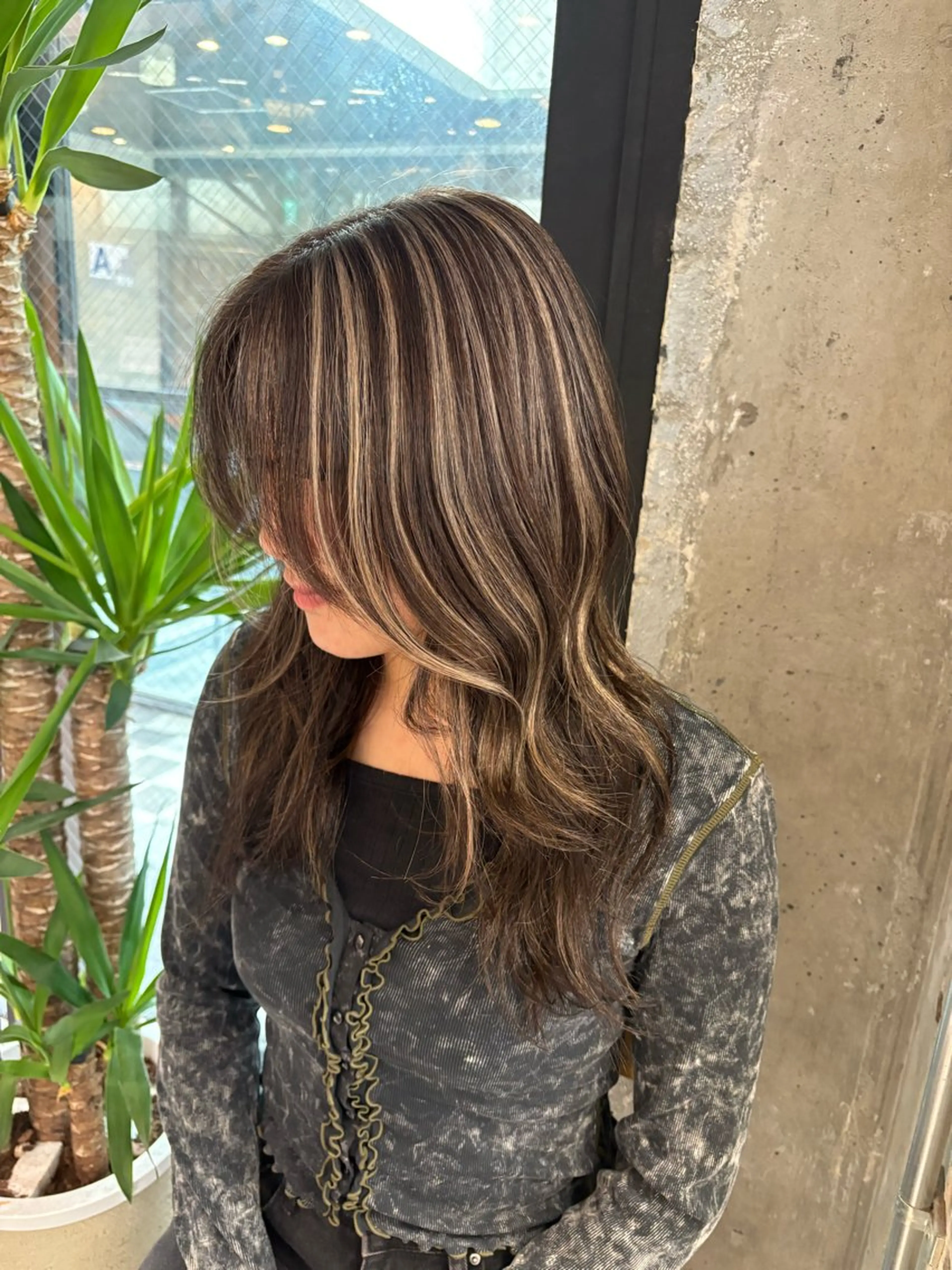 ミディアム ヘアカラー 🌊ハイライト Rizu🌊のヘアスタイル