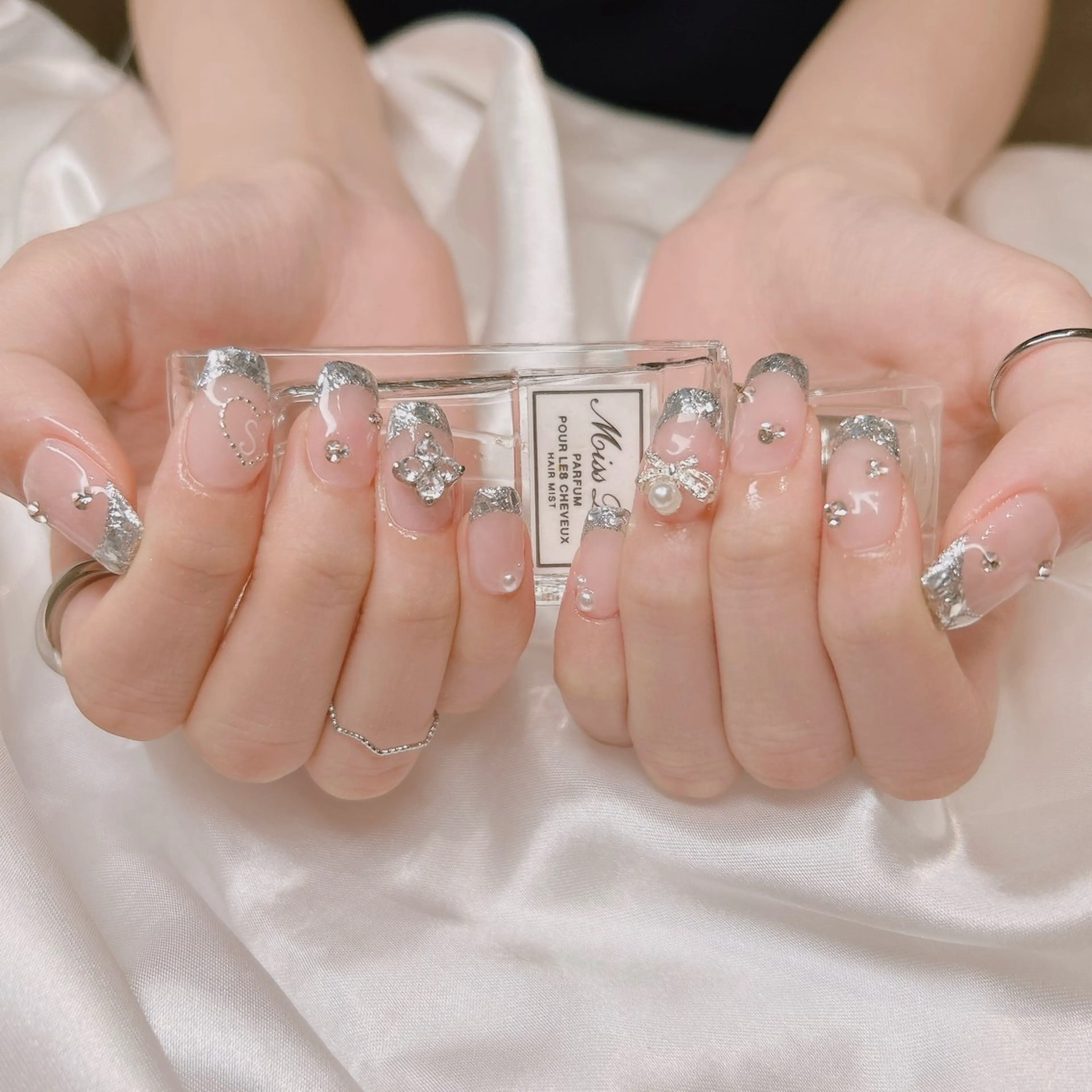 ネイル フレンチネイル ガラスフレンチ ハンドネイル junna のぞいてねのネイルデザイン