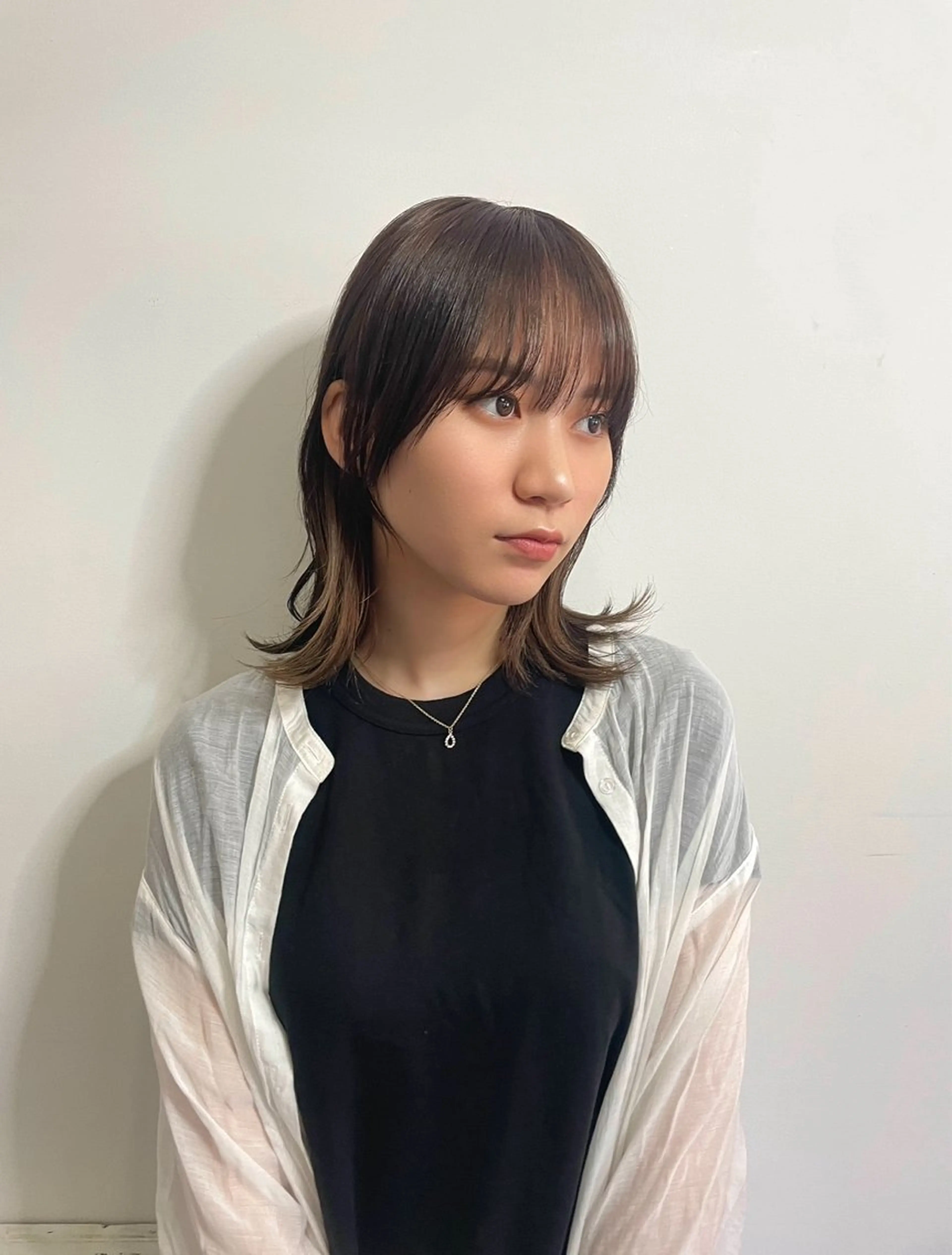 ミディアム カラー イヤリングカラー ボブ 外ハネヘア 奥田 誠司のヘアスタイル