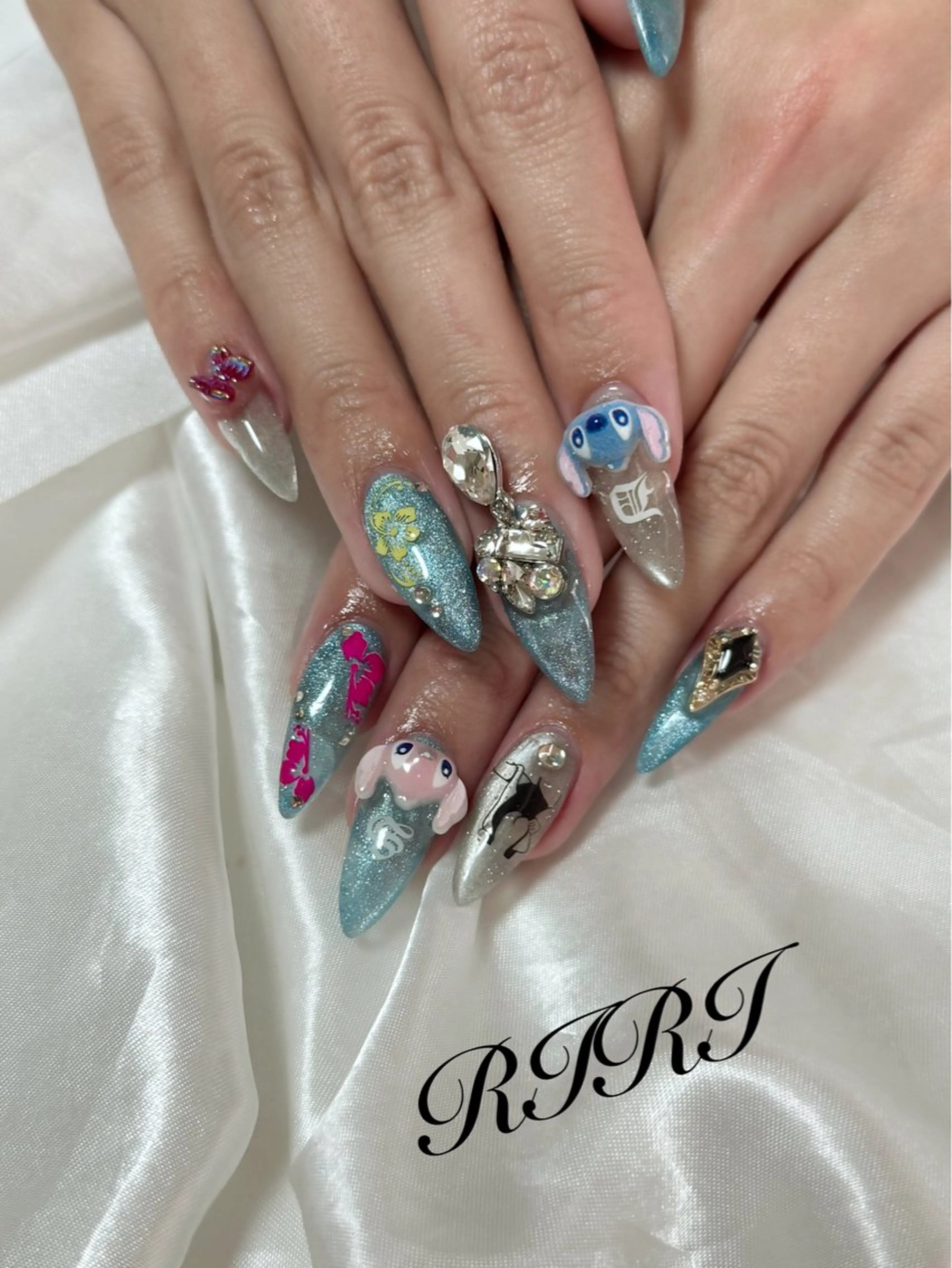 ネイル ブルー ジェルネイル ロングネイル マグネットネイル スカルプネイル ハンドネイル riri オーナーのネイルデザイン