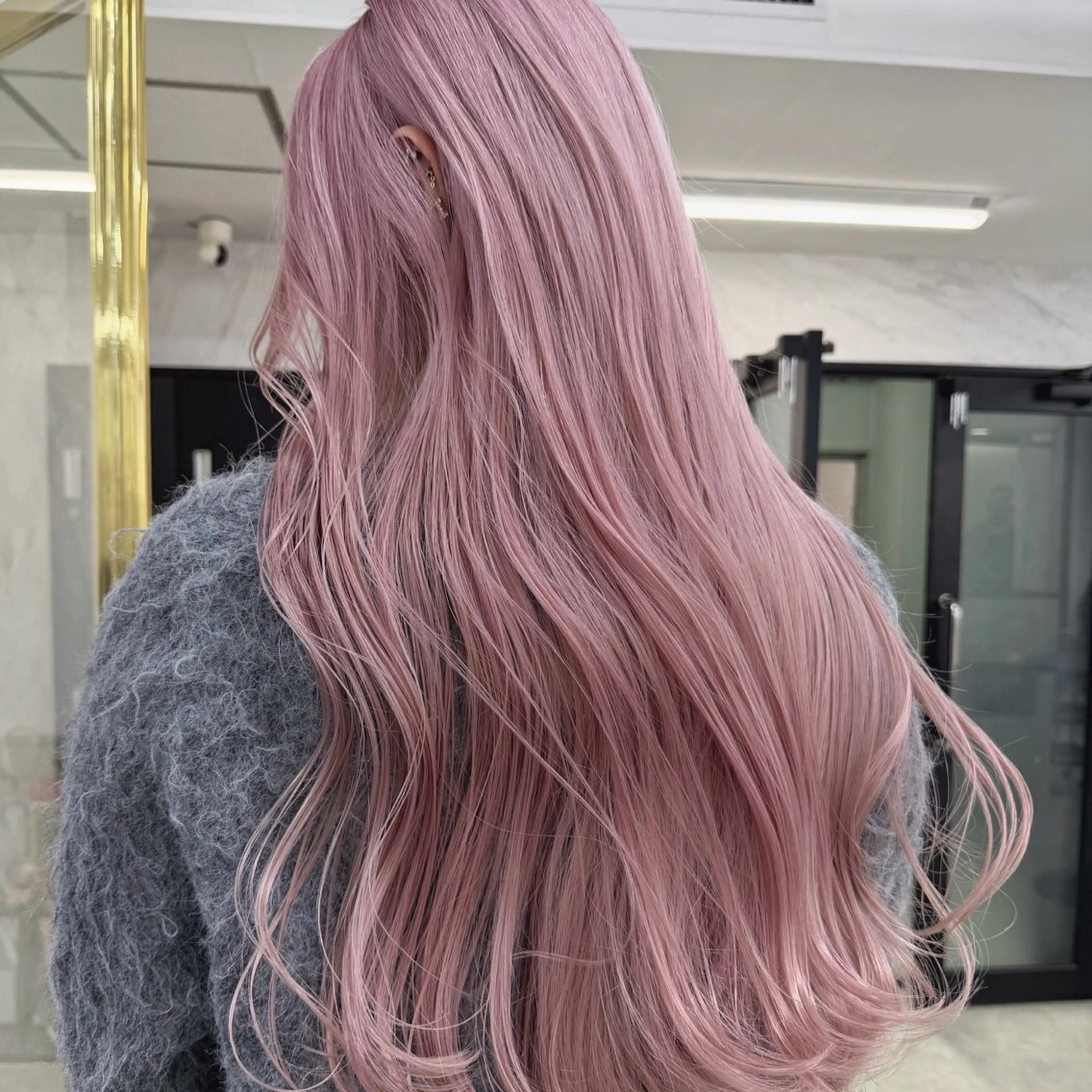 ロング カラー シールエクステ ハイトーンカラー エクステ ヘアカラー トリートメント シールエクステ特化 ハイトーン、NANAのヘアスタイル