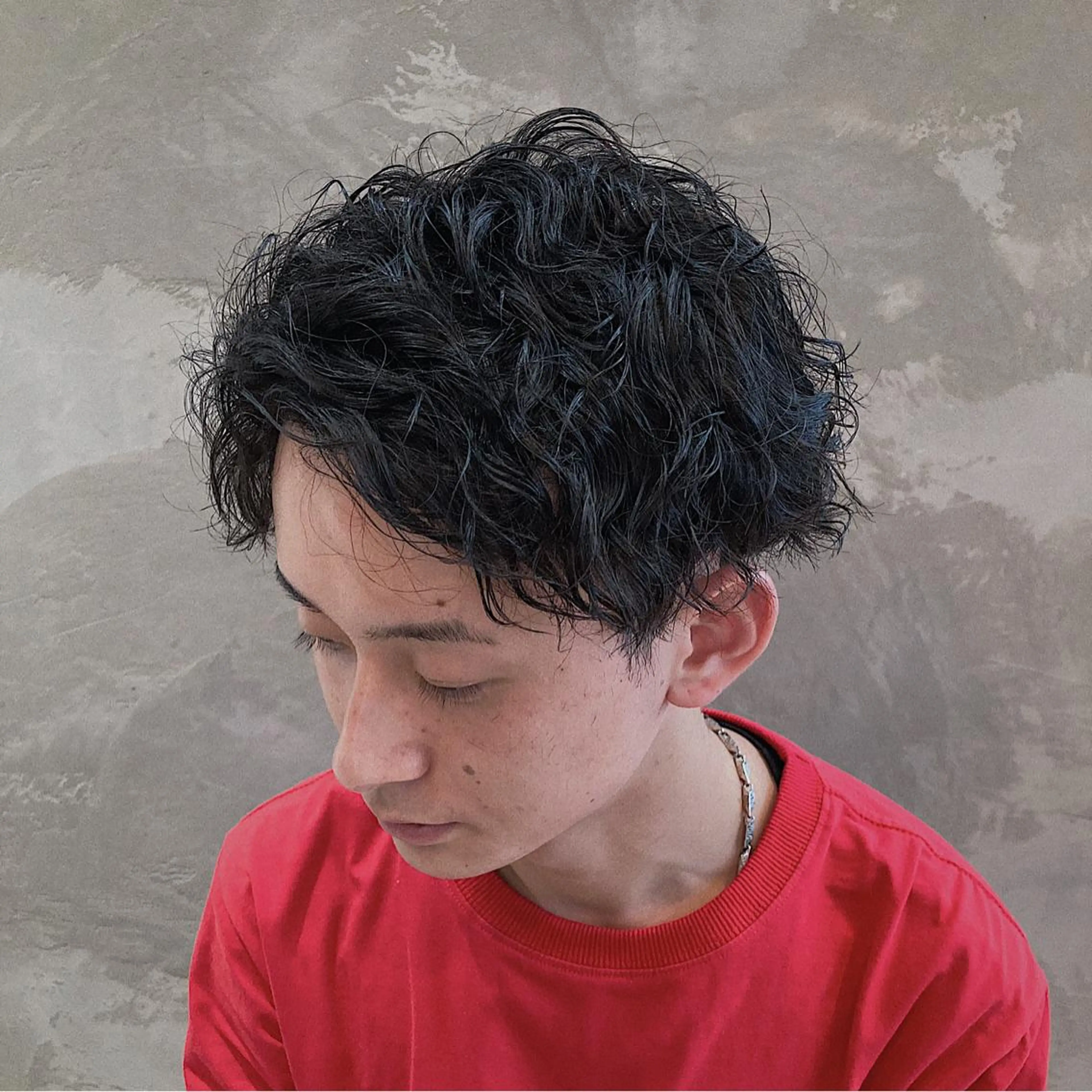 ショート パーマ メンズ センターパート 波巻きスパイラルパー マ/シャドウパーマ駿のヘアスタイル