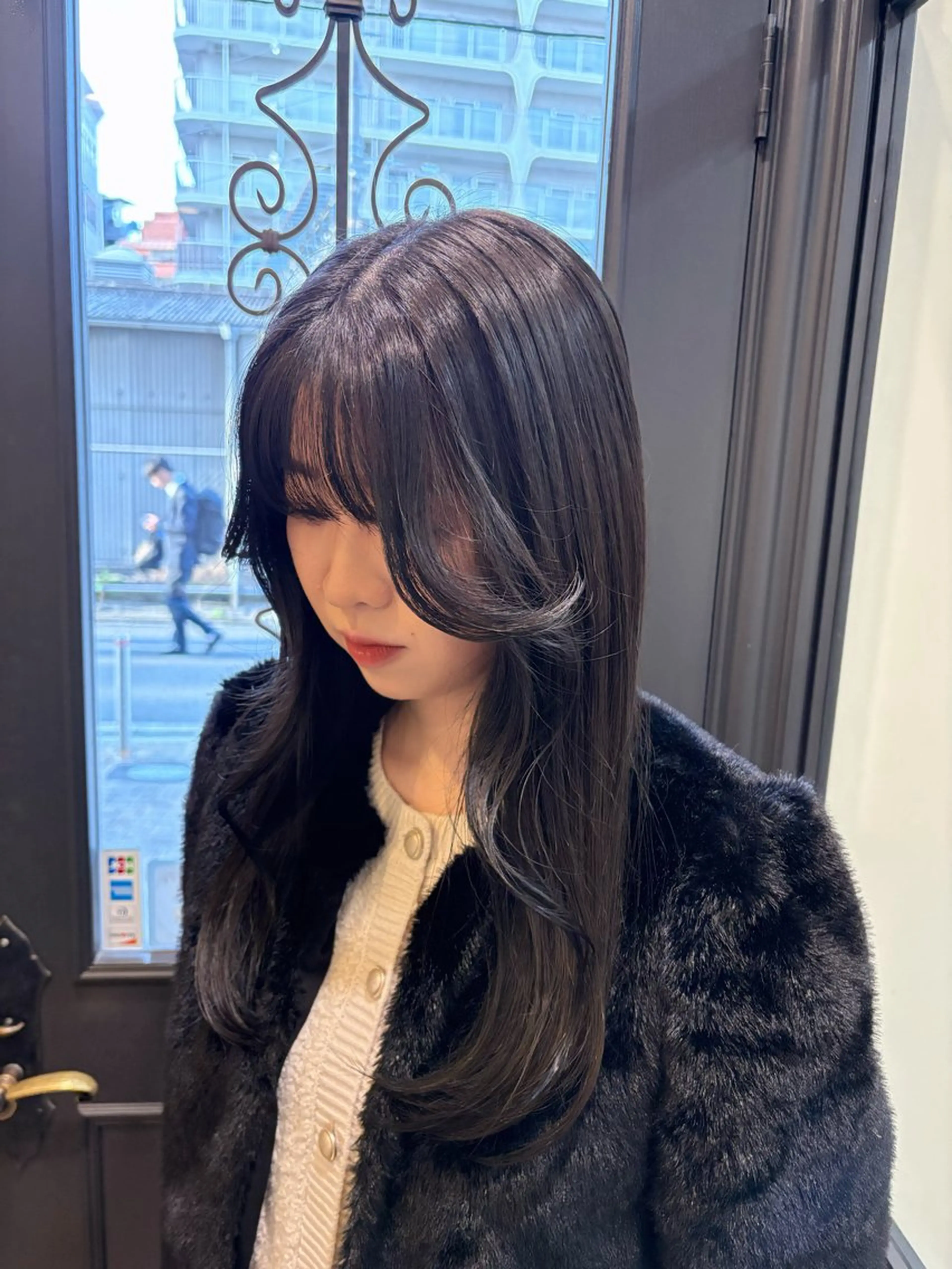 セミロング カラー ヘアカラー トリートメント しおり🍬 KOKORO🤍のヘアスタイル