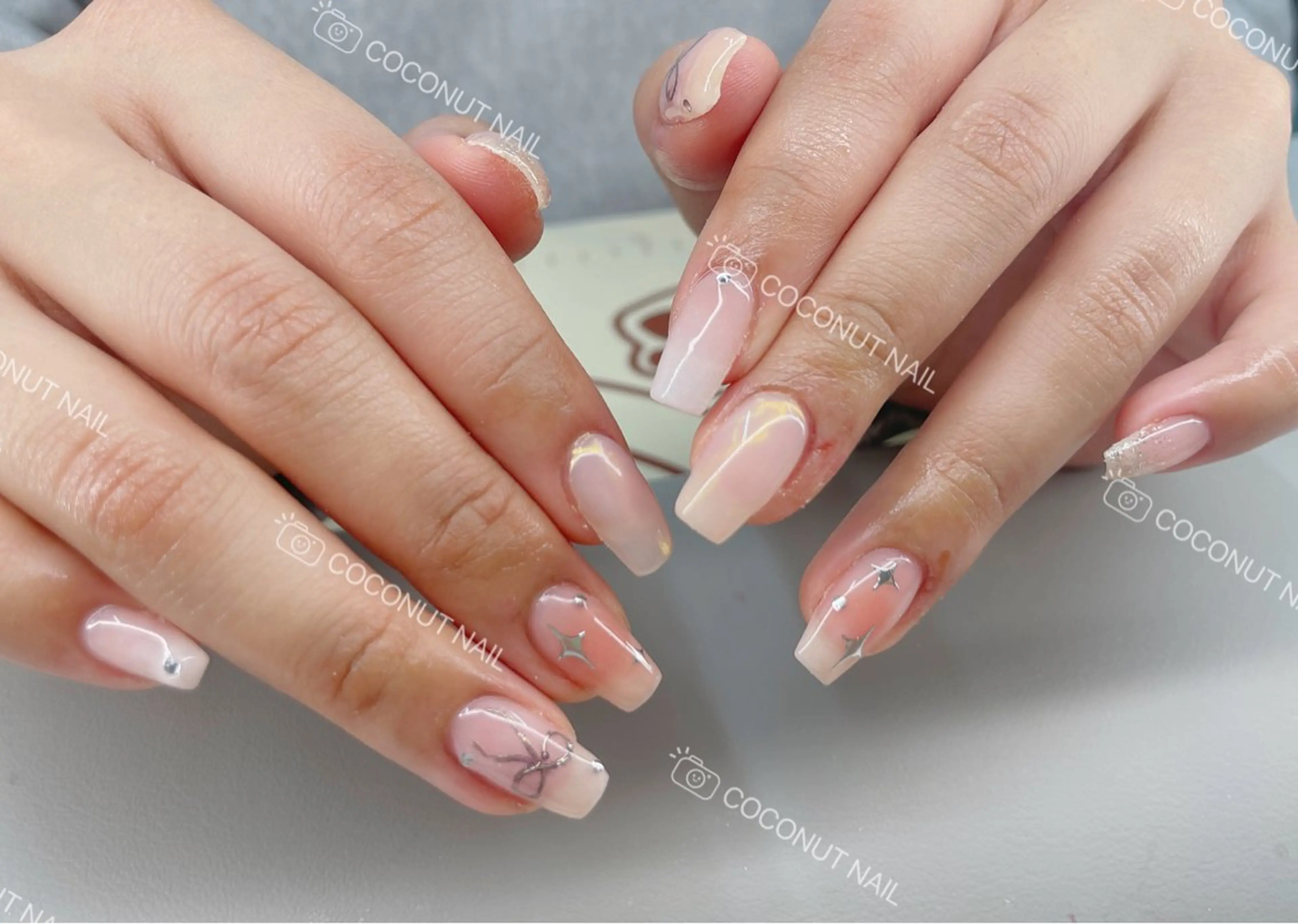 ネイル シンプルネイル ハンドネイル 神田 ココナッツのネイルデザイン