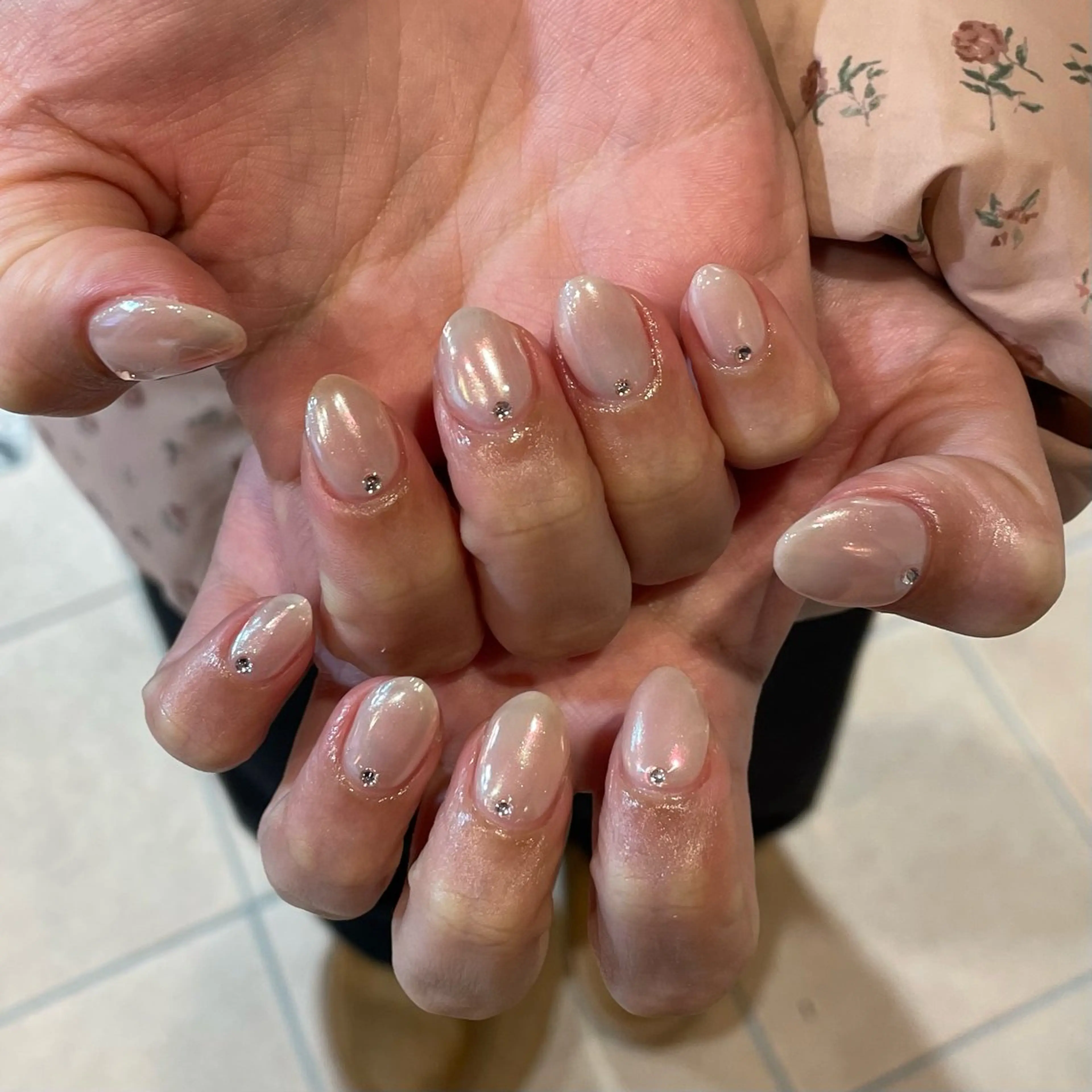 ネイル オーロラネイル 友野 遥のネイルデザイン