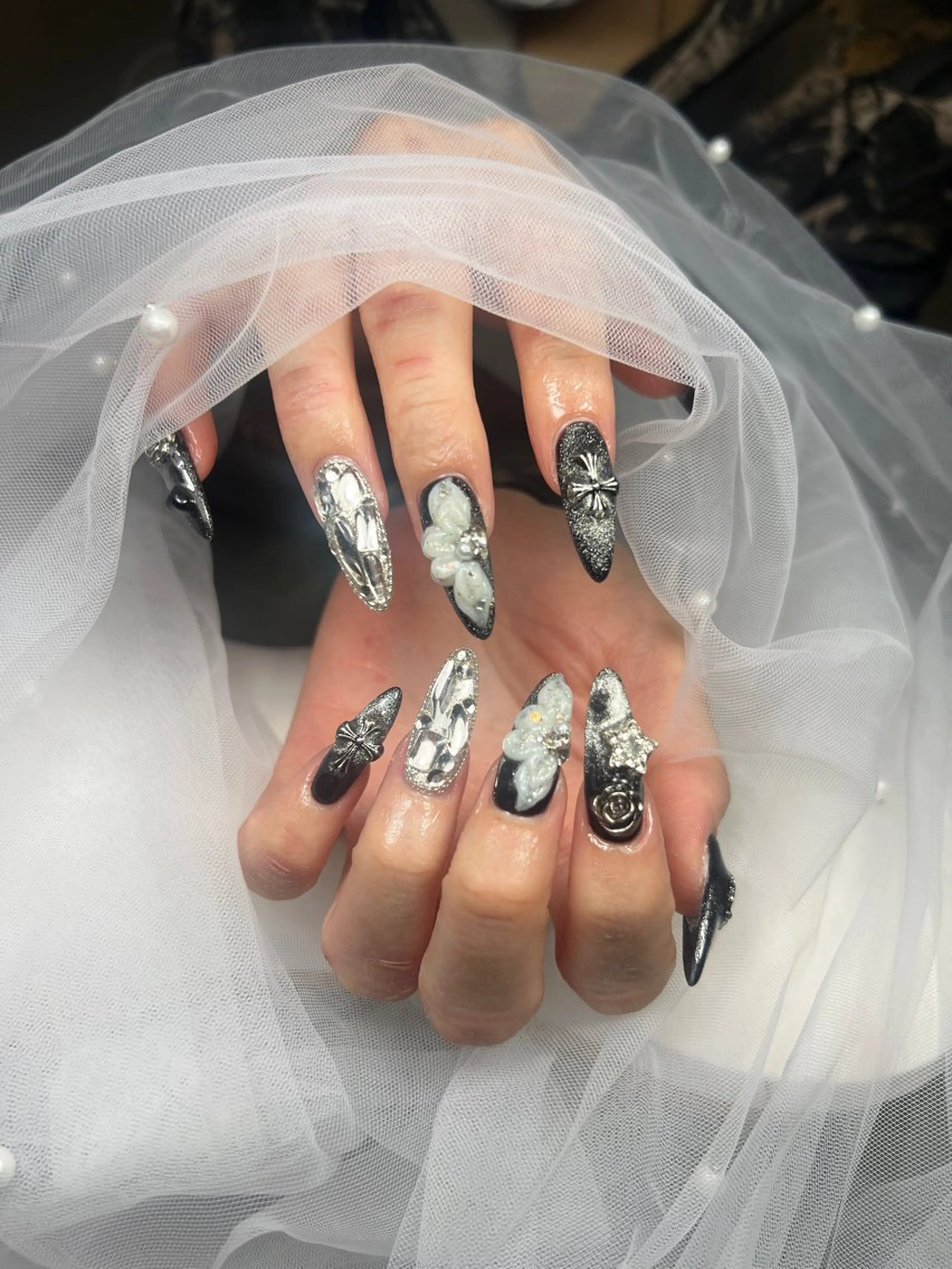 ネイル アートネイル オーロラネイル チークネイル 長さ出し フットネイル HaNa_ Noiranailのネイルデザイン