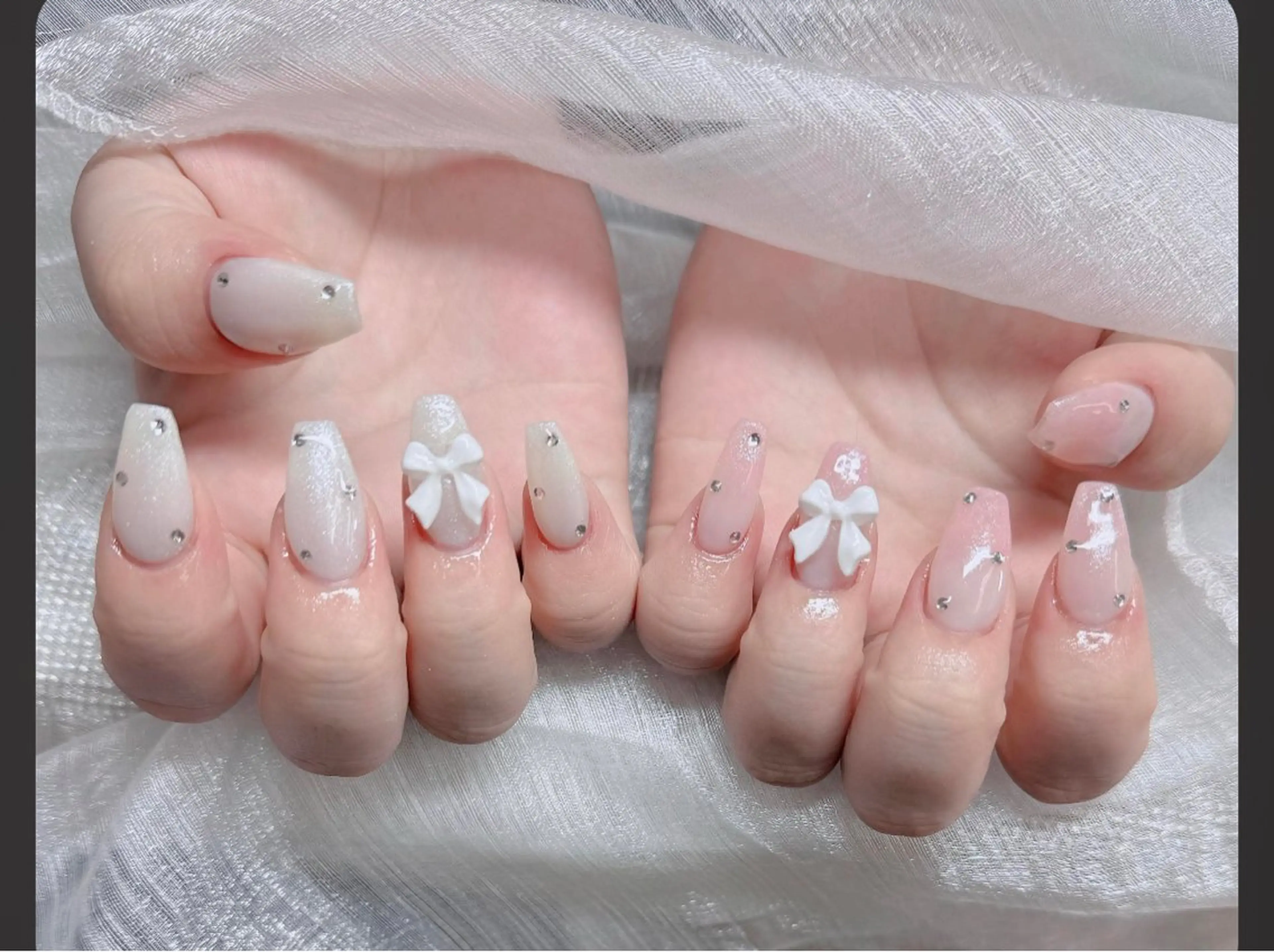 ネイル フレンチネイル ジェルネイル ガラスフレンチ ハロウィン ハート ハンドネイル H.baby Nail Salonのネイルデザイン
