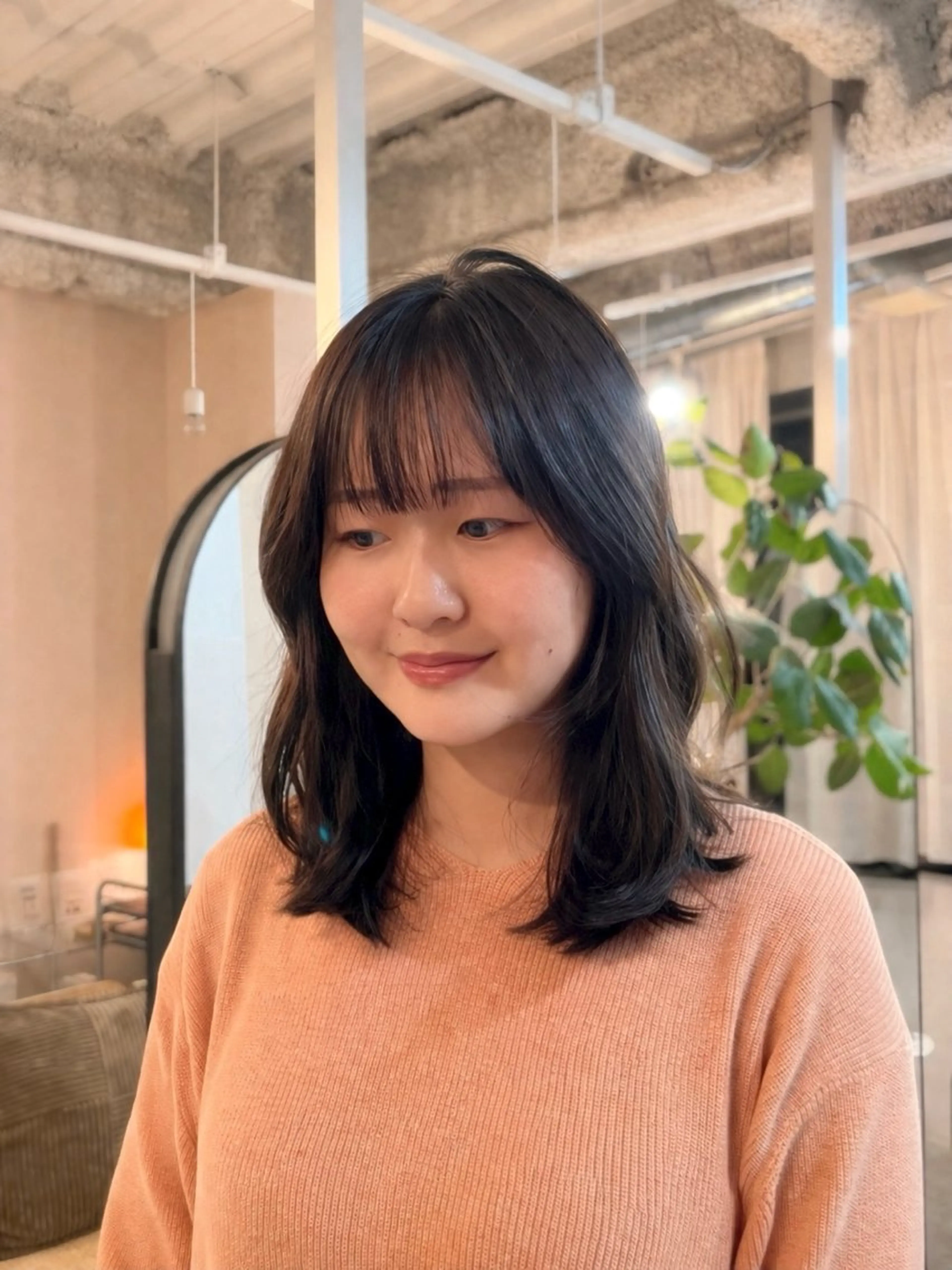 ミディアム レイヤーカット 無料カットモデル募集 岡千尋のヘアスタイル