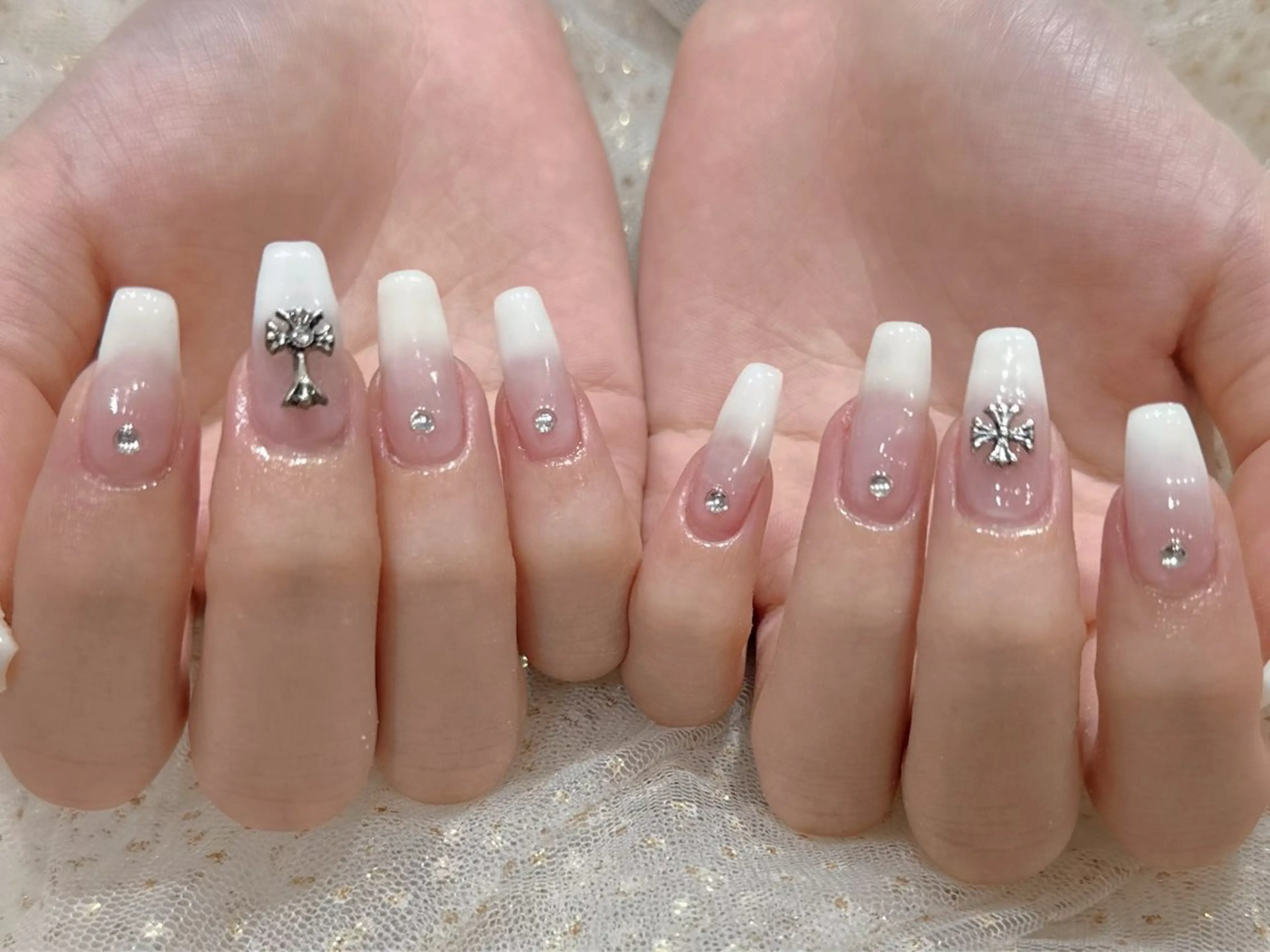 ネイル ストーンネイル Umi nail& eyelashのネイルデザイン