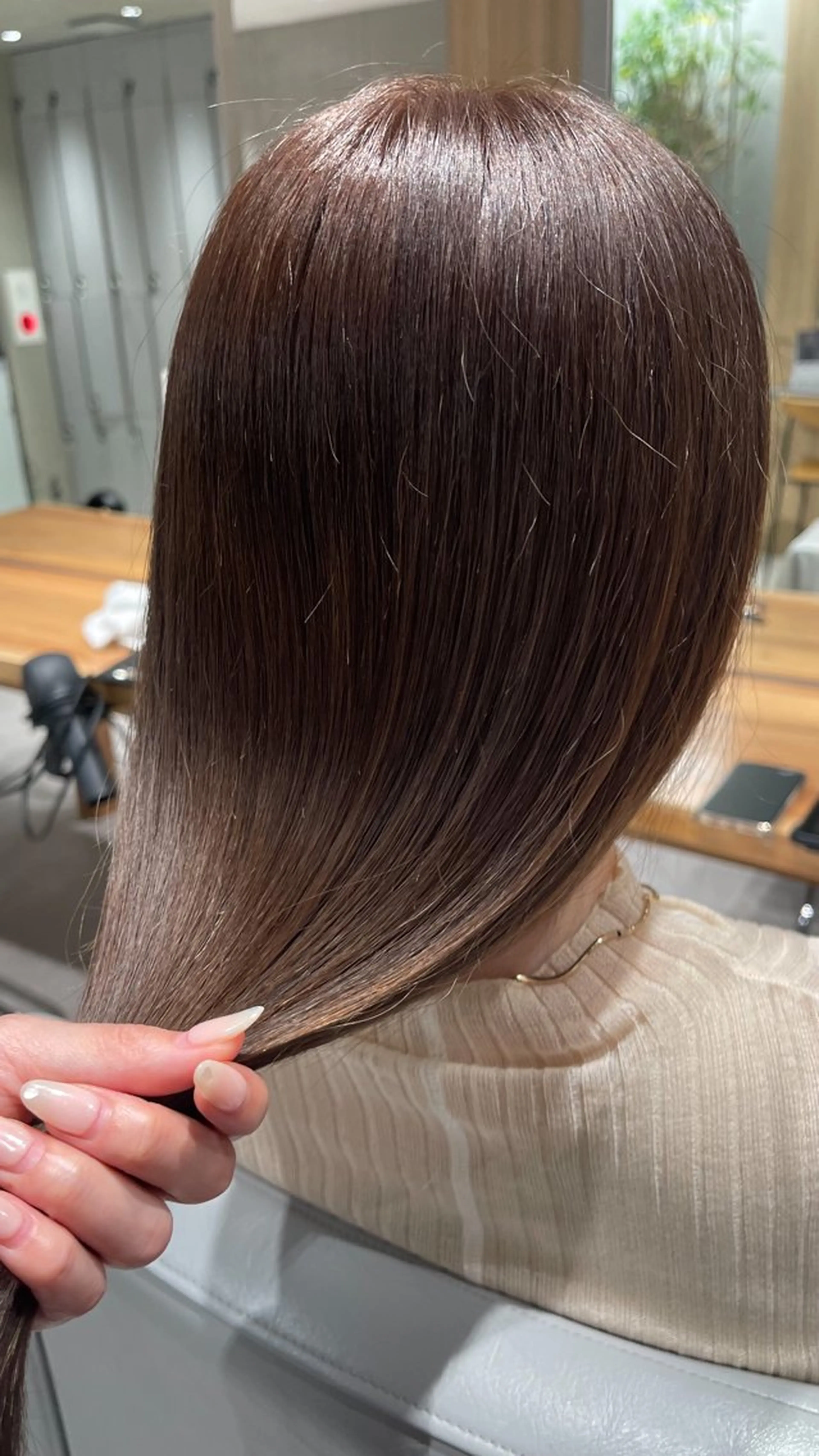 セミロング youres hair恵比寿本店所属・縮毛矯正×レイヤー カット/飯田 輝のヘアスタイル