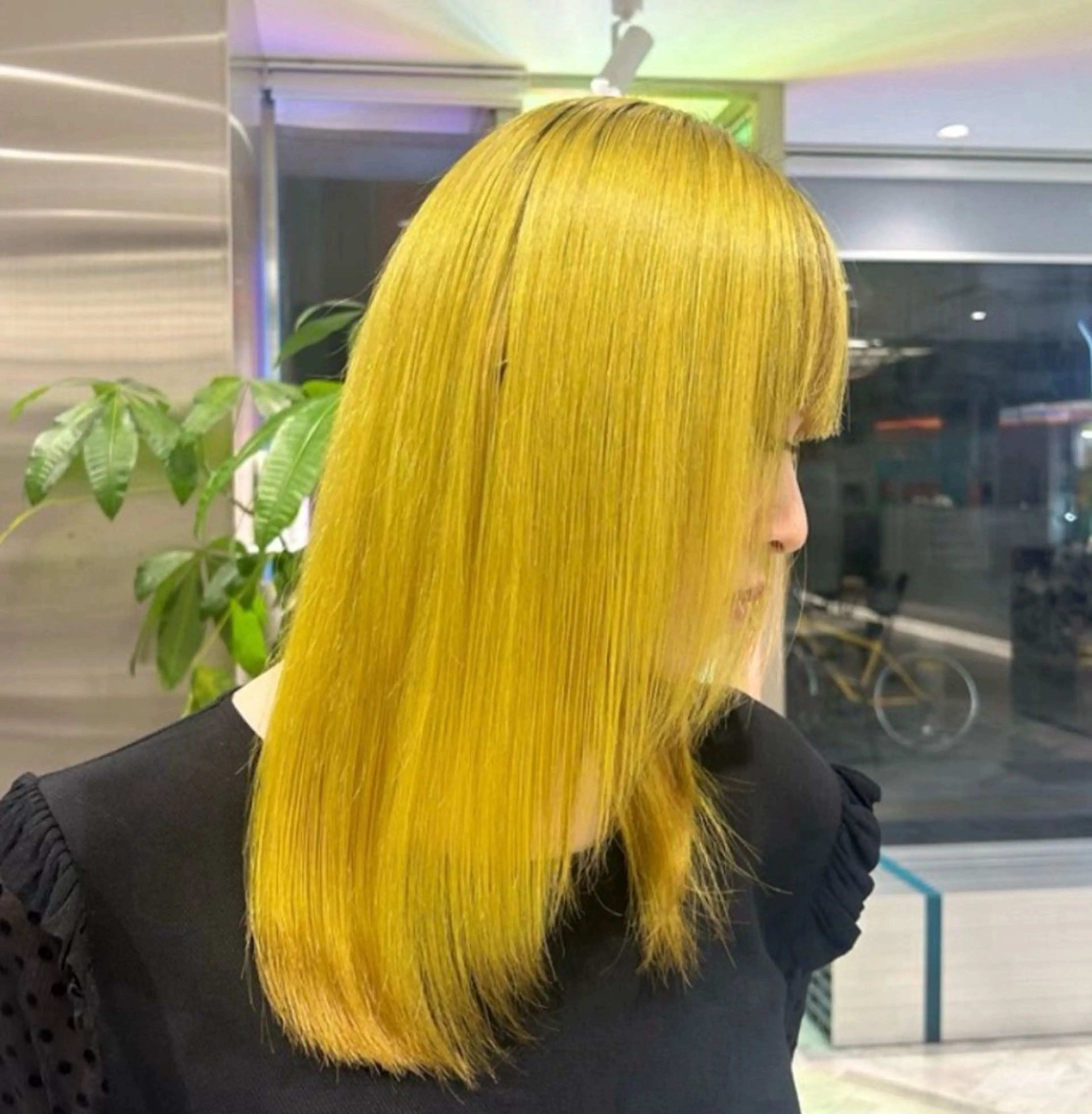 ロング カラー ブリーチ ケアブリーチ 透明感カラー ハイトーンカラー イルミナカラー ヘアカラー トリートメント メンズ/ボブ/パーマ /くるみのマツエク・マツパデザイン