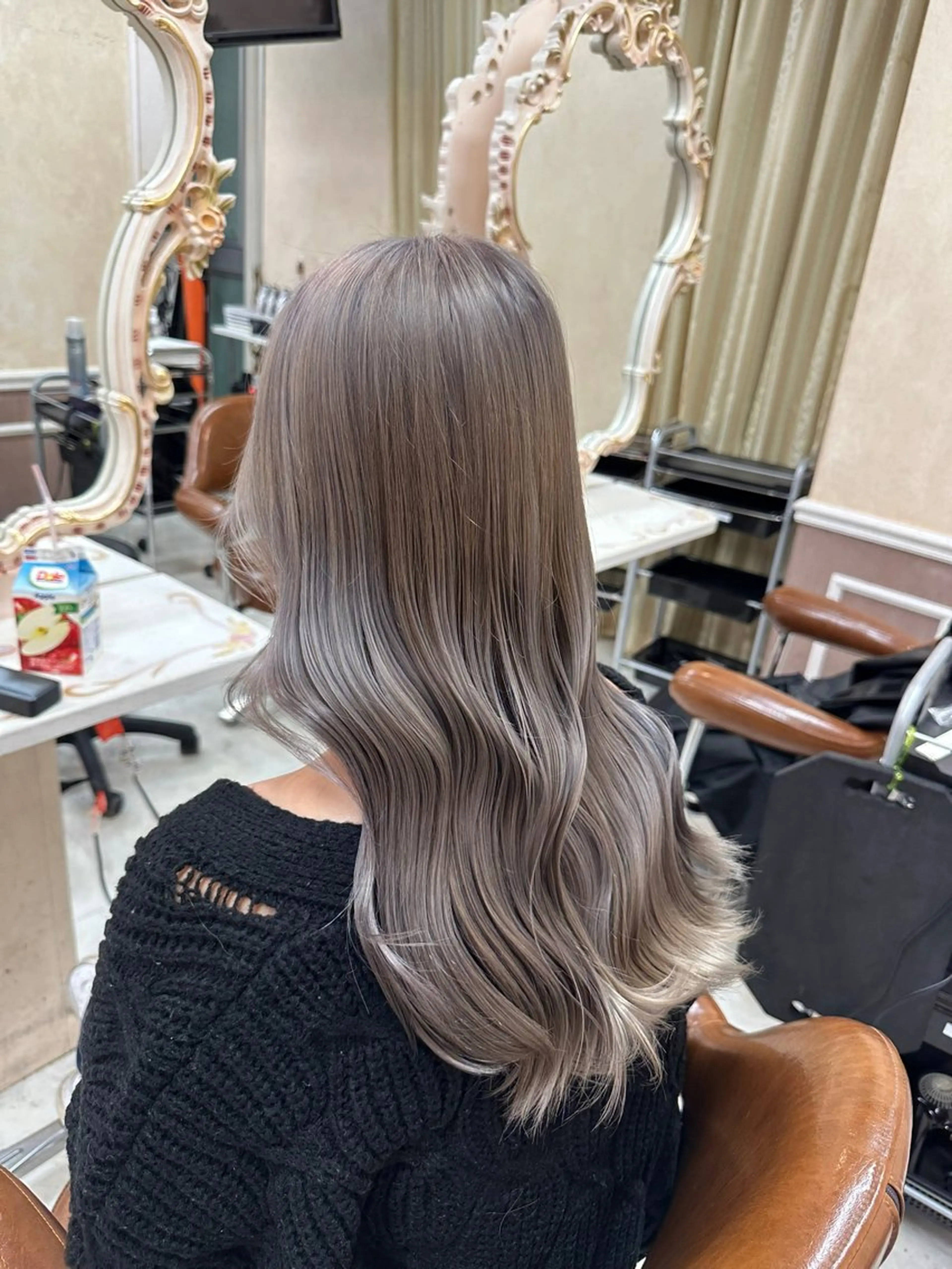 ロング カラー 徳平 優衣のヘアスタイル