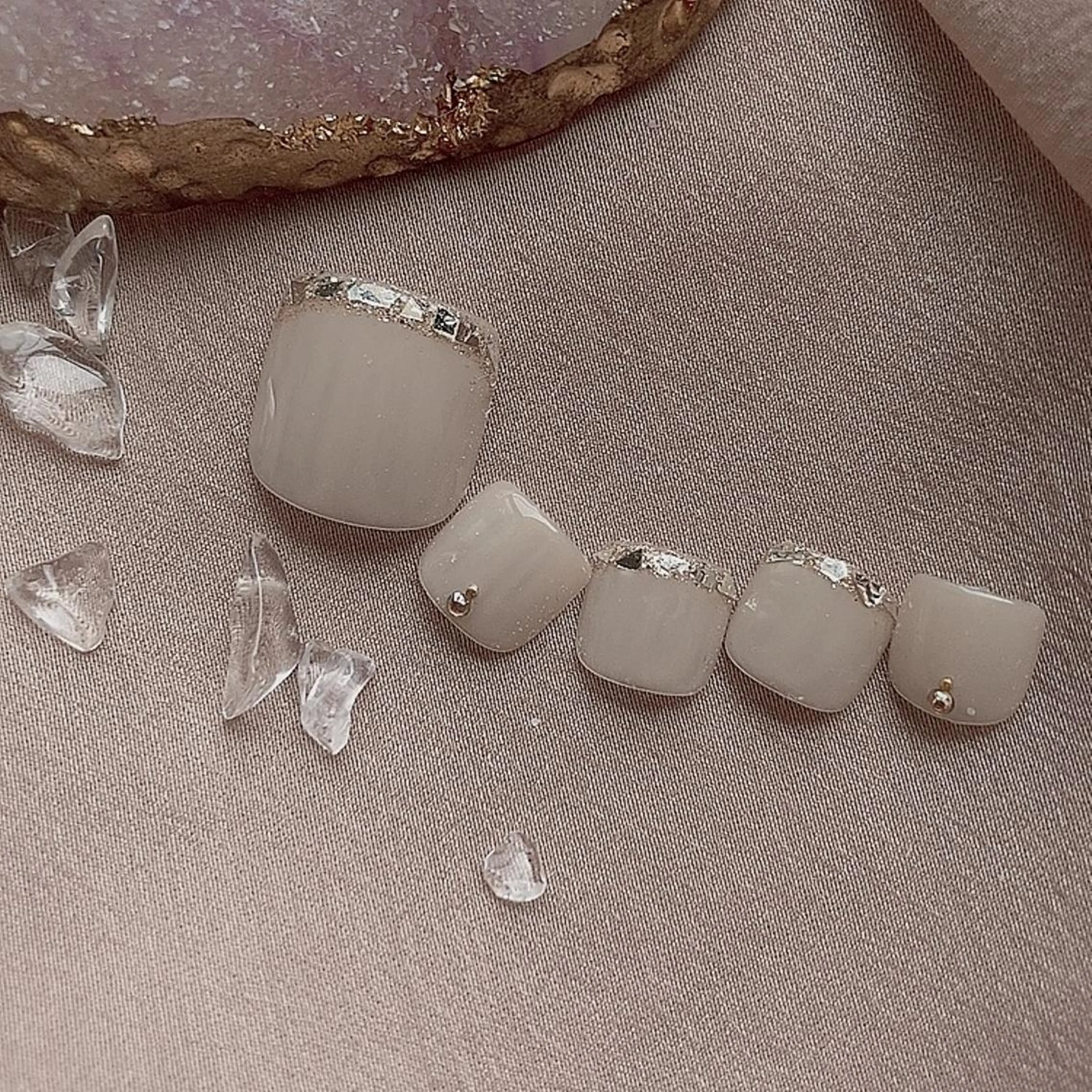 ネイル フレンチネイル ガラスフレンチ ハンドネイル Verest 西荻窪のネイルデザイン