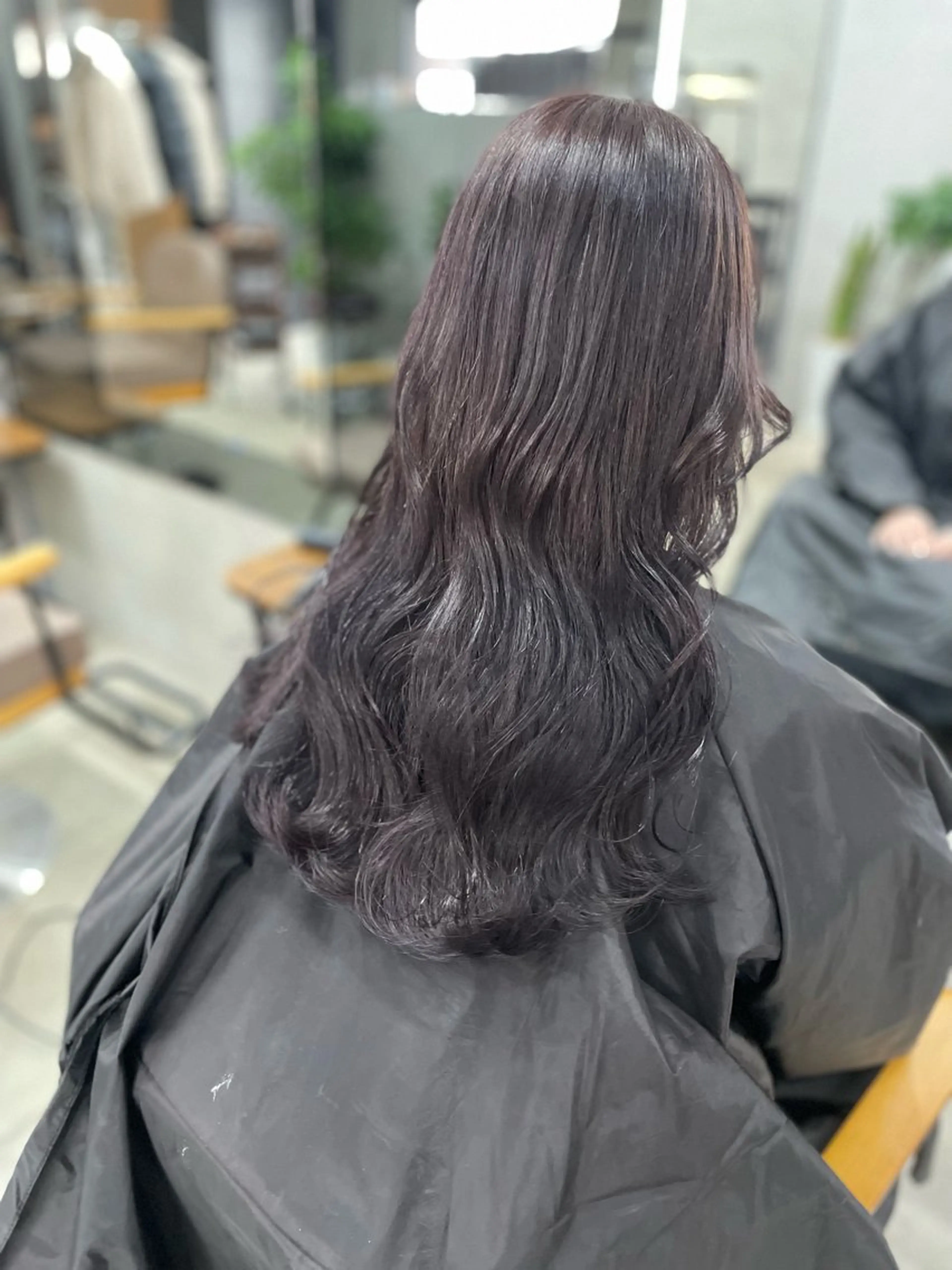 ロング カラー ラベンダーカラー AIRI layer cut hairのヘアスタイル