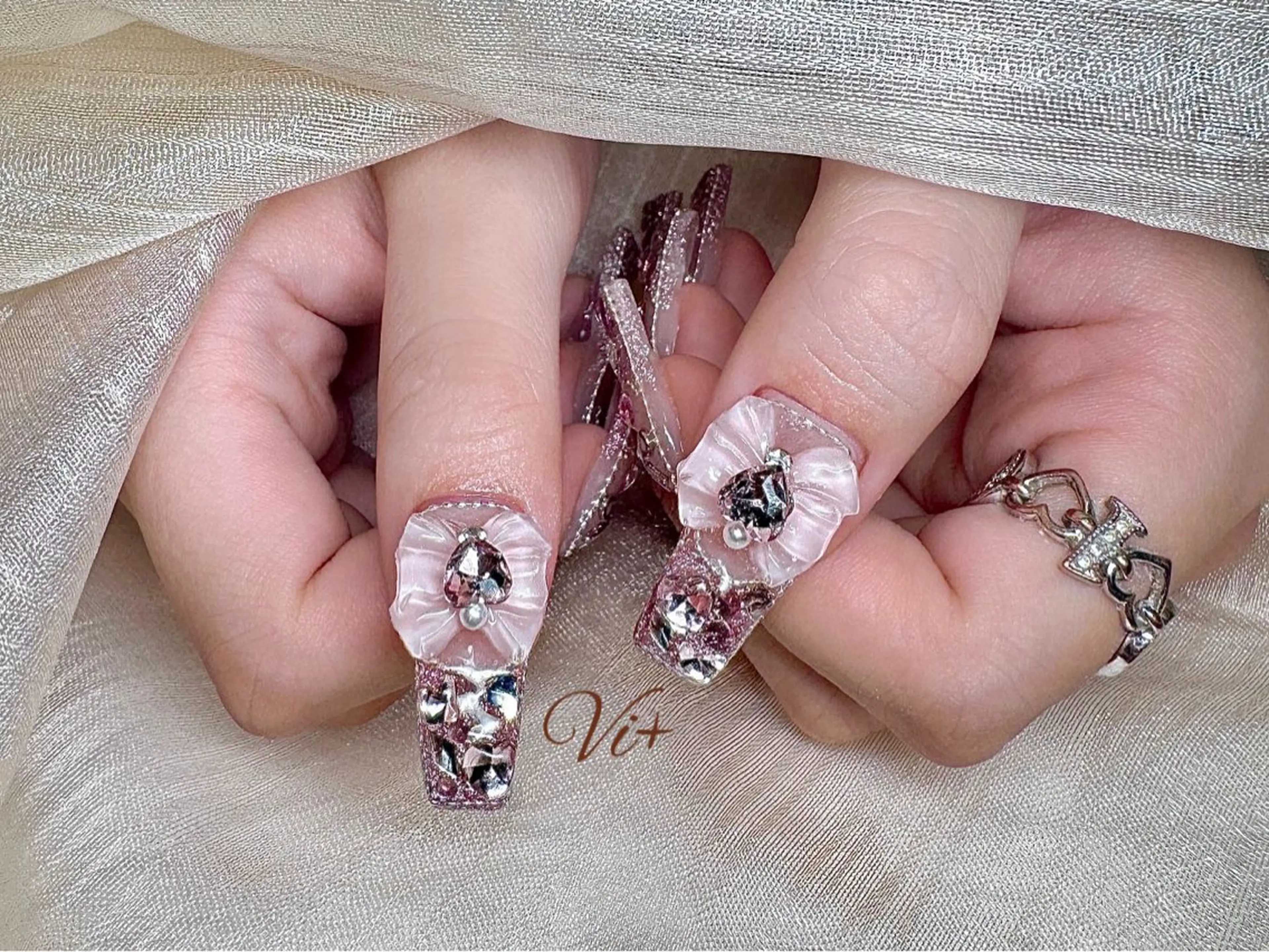 ネイル ✨Nailsalon Vi+✨のネイルデザイン