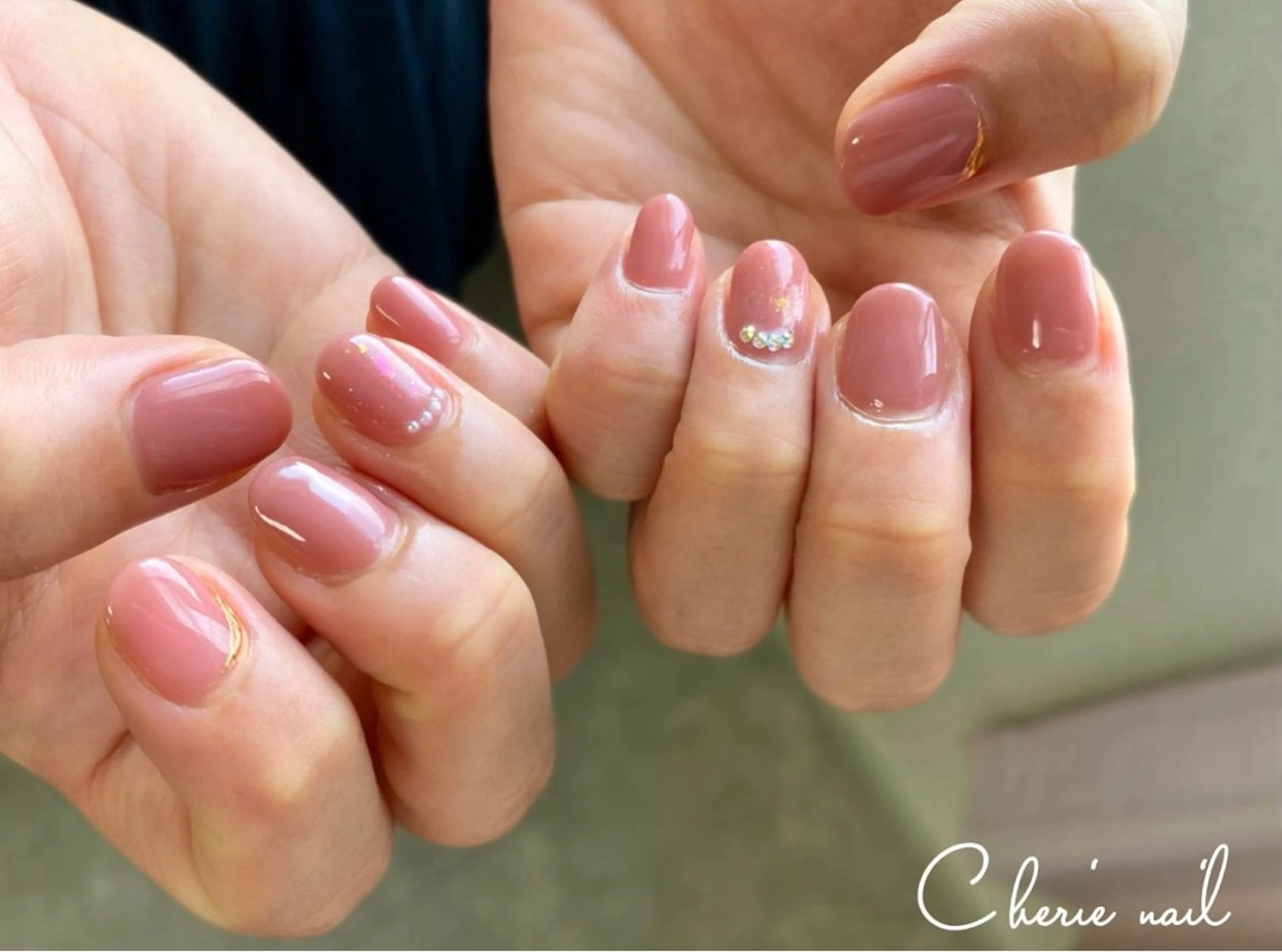 ネイル オーロラネイル ジェルネイル ミラーネイル オフィスネイル ピンク ハンドネイル Cherienail yunaのネイルデザイン