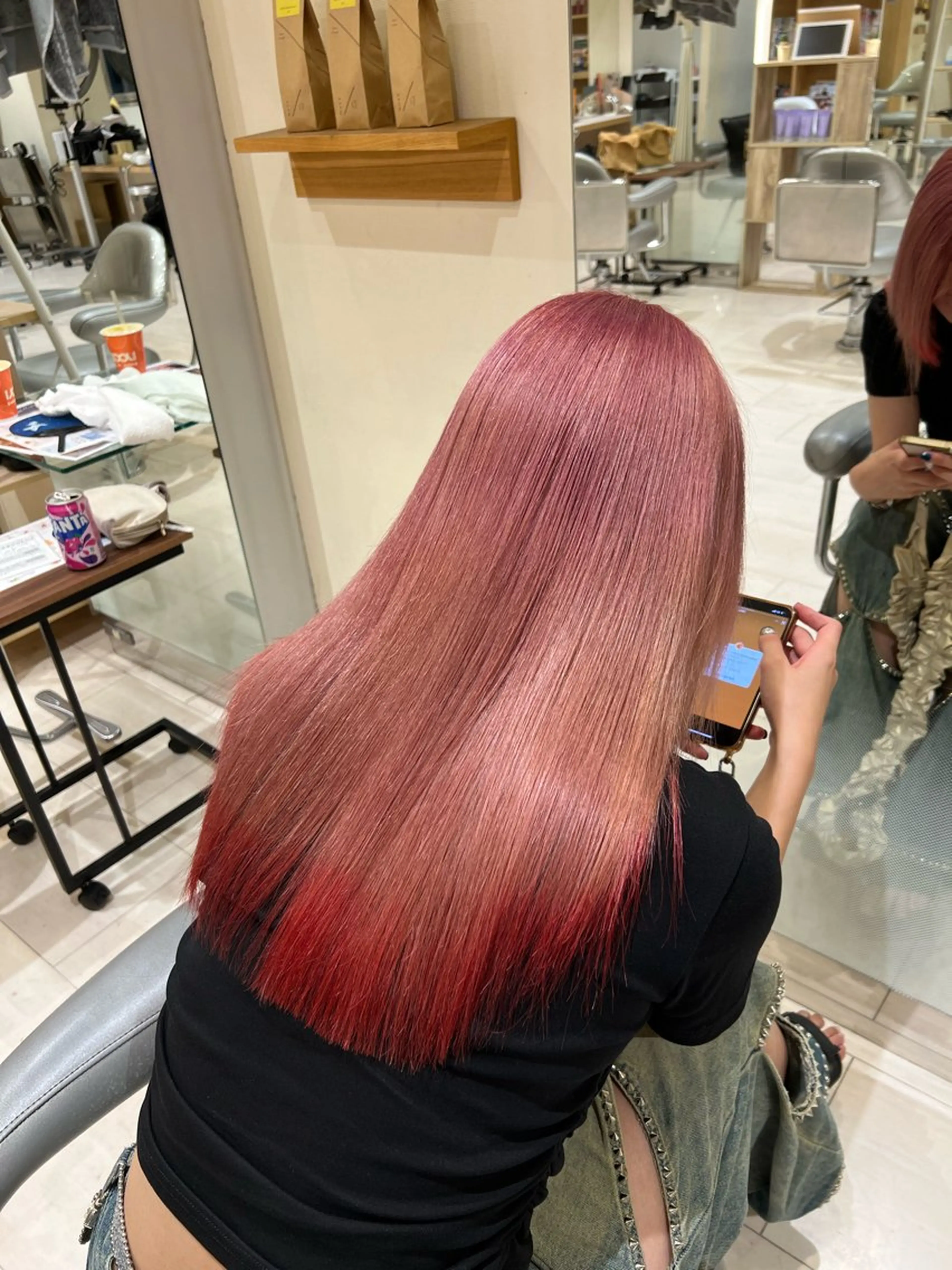 カラー デザインカラー 久永 菫のヘアスタイル