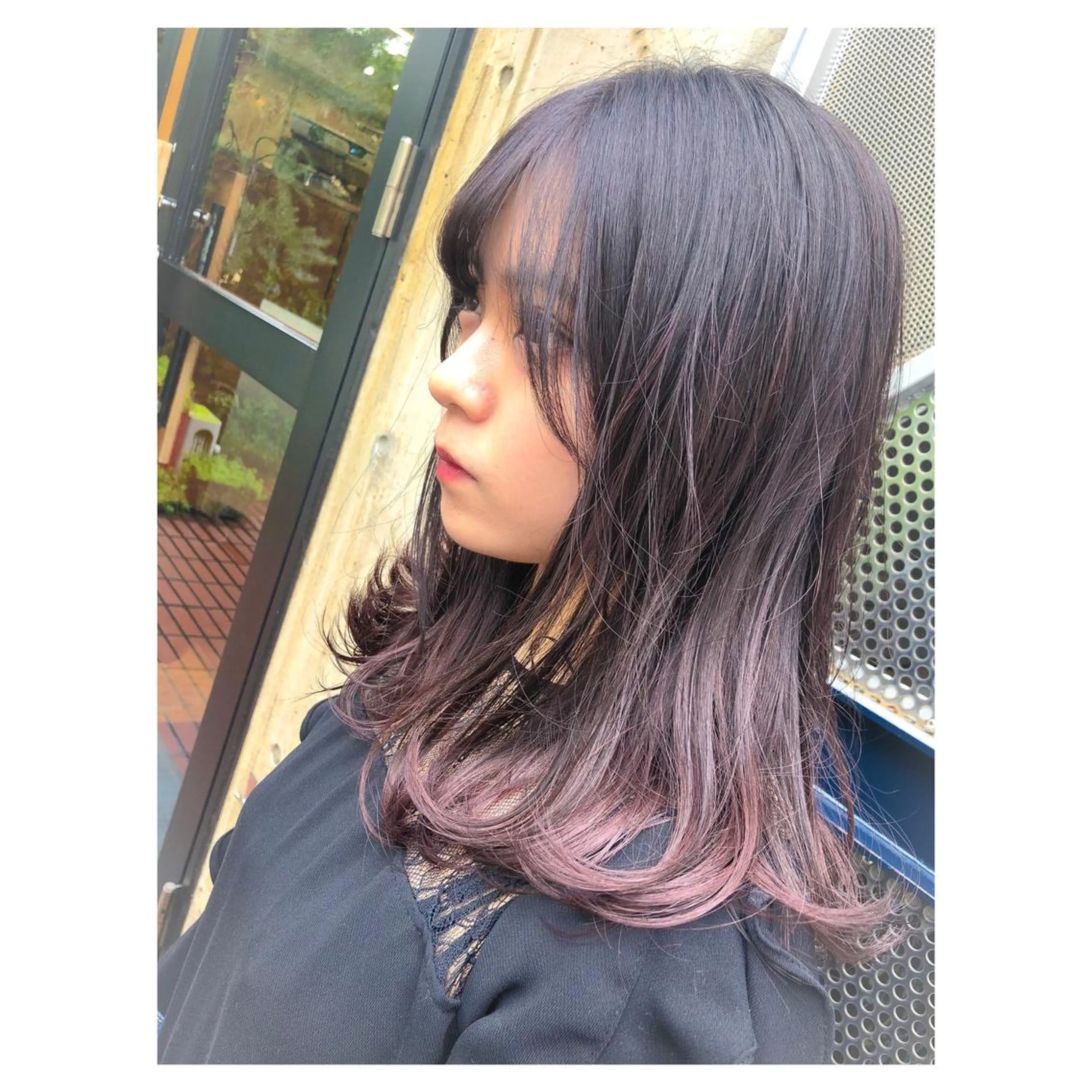 ミディアム カラー アッシュ グラデーションカラー ハイライトカラー ラベンダーカラー ラベンダーアッシュ カット ヘアカラー トリートメント ヘアセット センスをお届けします 大谷将生INFPのヘアスタイル