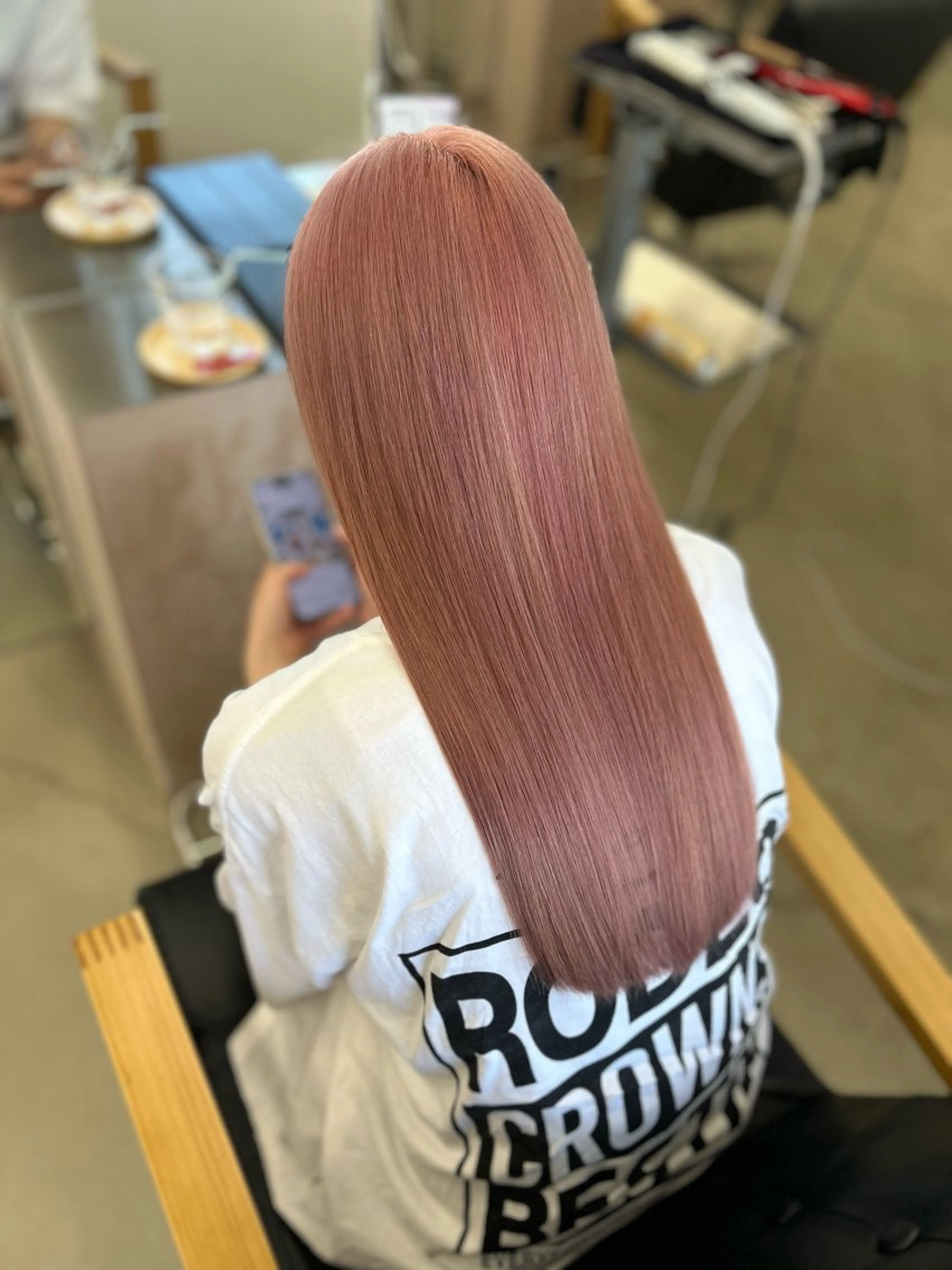 ロング カラー ベージュカラー ブリーチ ピンクカラー ピンクベージュ 髪質改善 ヘアカラー noa  🦋 ブリーチ/暖色のヘアスタイル