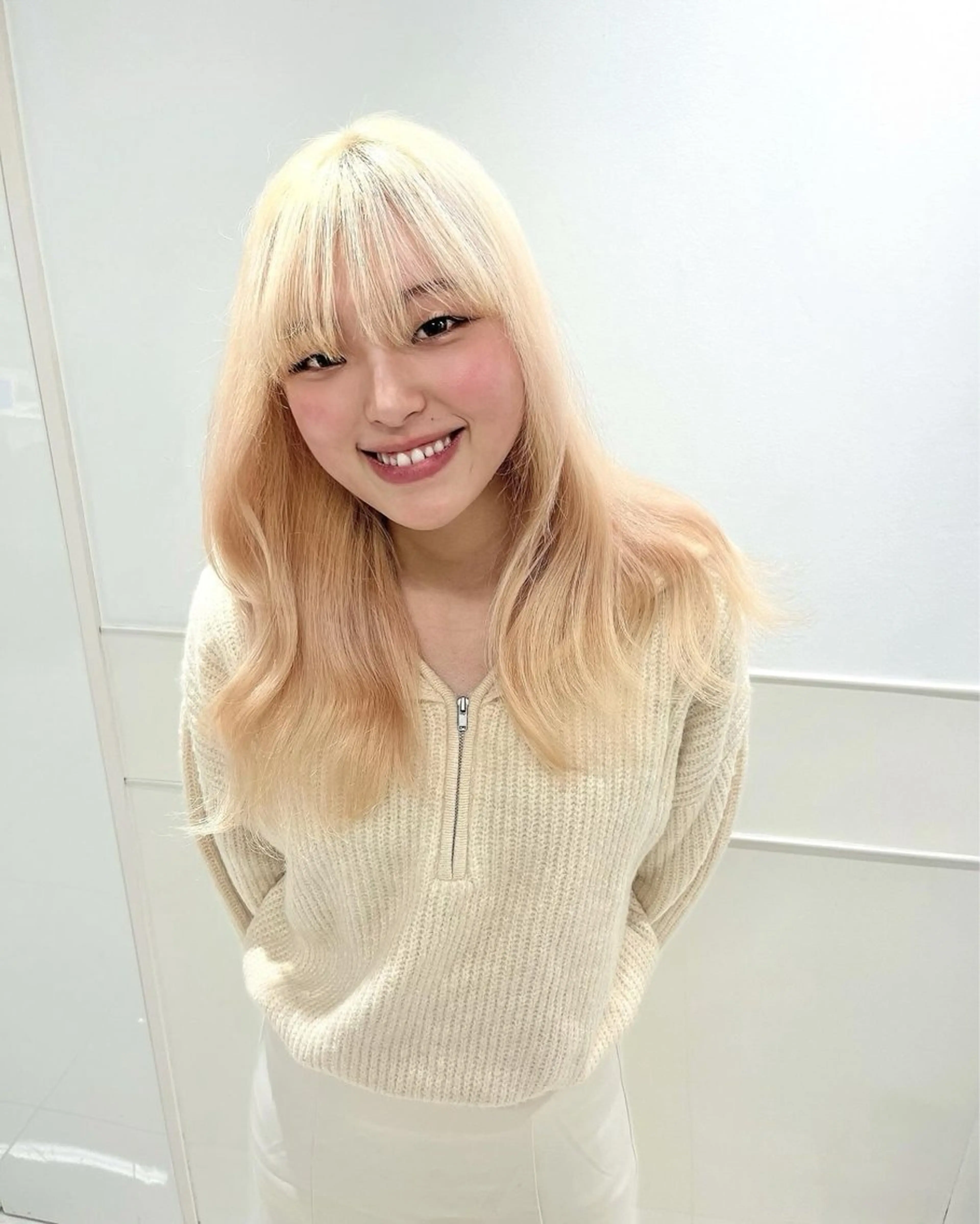 ロング カラー 抜きっぱなしブロンド ブロンド りおな/エクステ /ミルクティーカラーのヘアスタイル