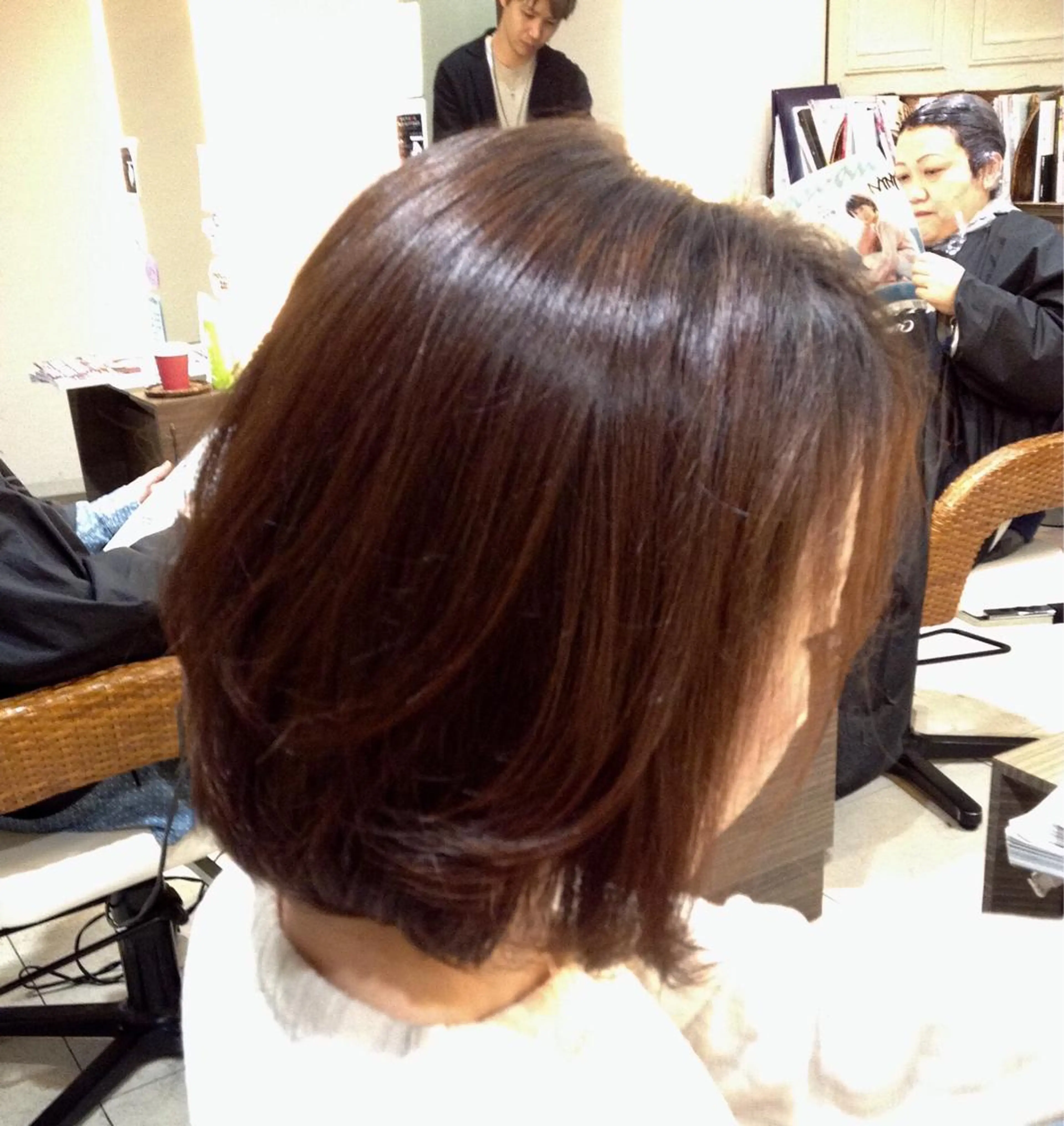 ミディアム ブリーチなしダブル/ レイヤーカット 小棹のヘアスタイル