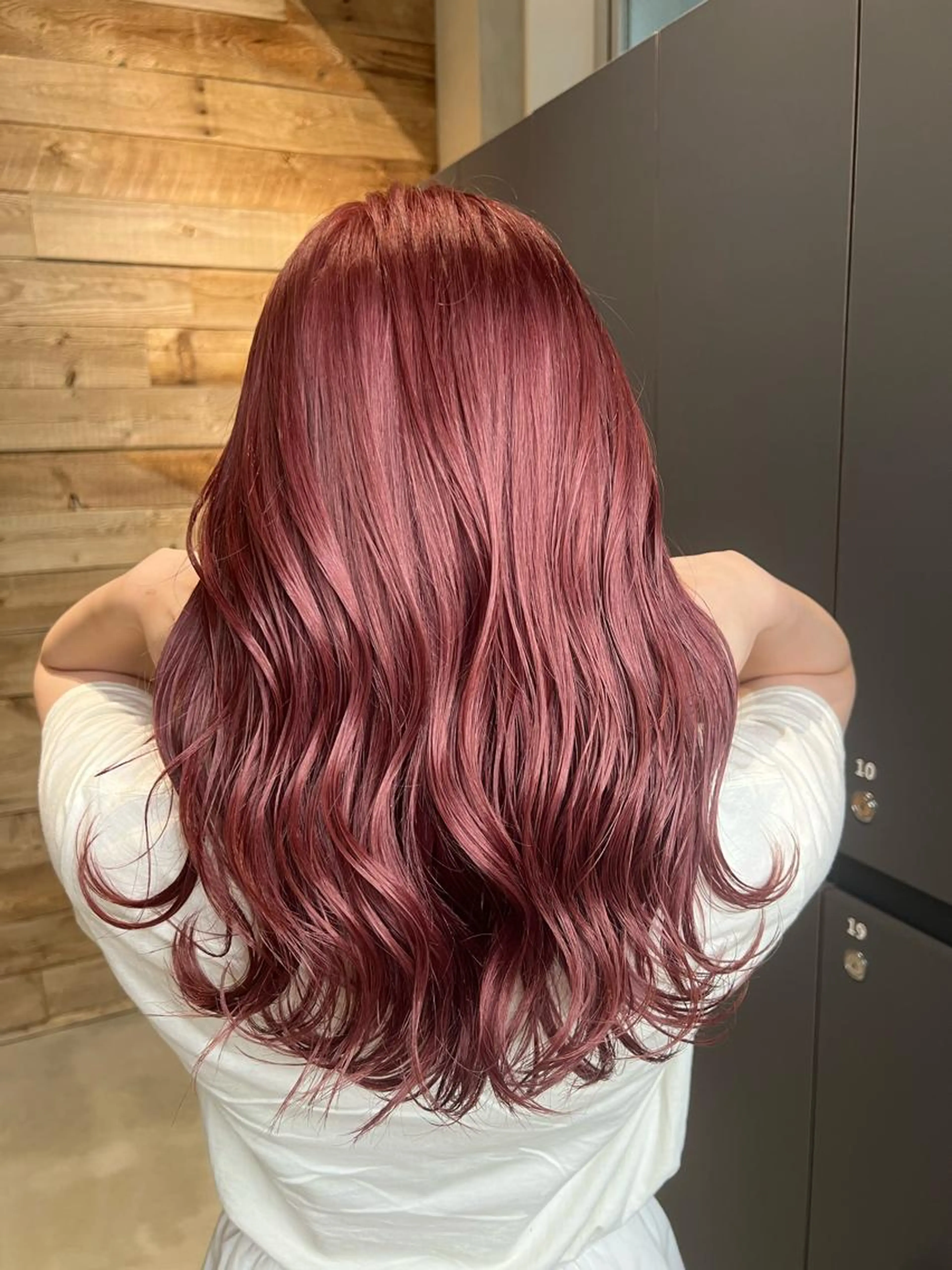 ダメージ最小限🌸話題ファイバープレックスブリーチ+透明感カラー💖コテ巻き仕上げの写真