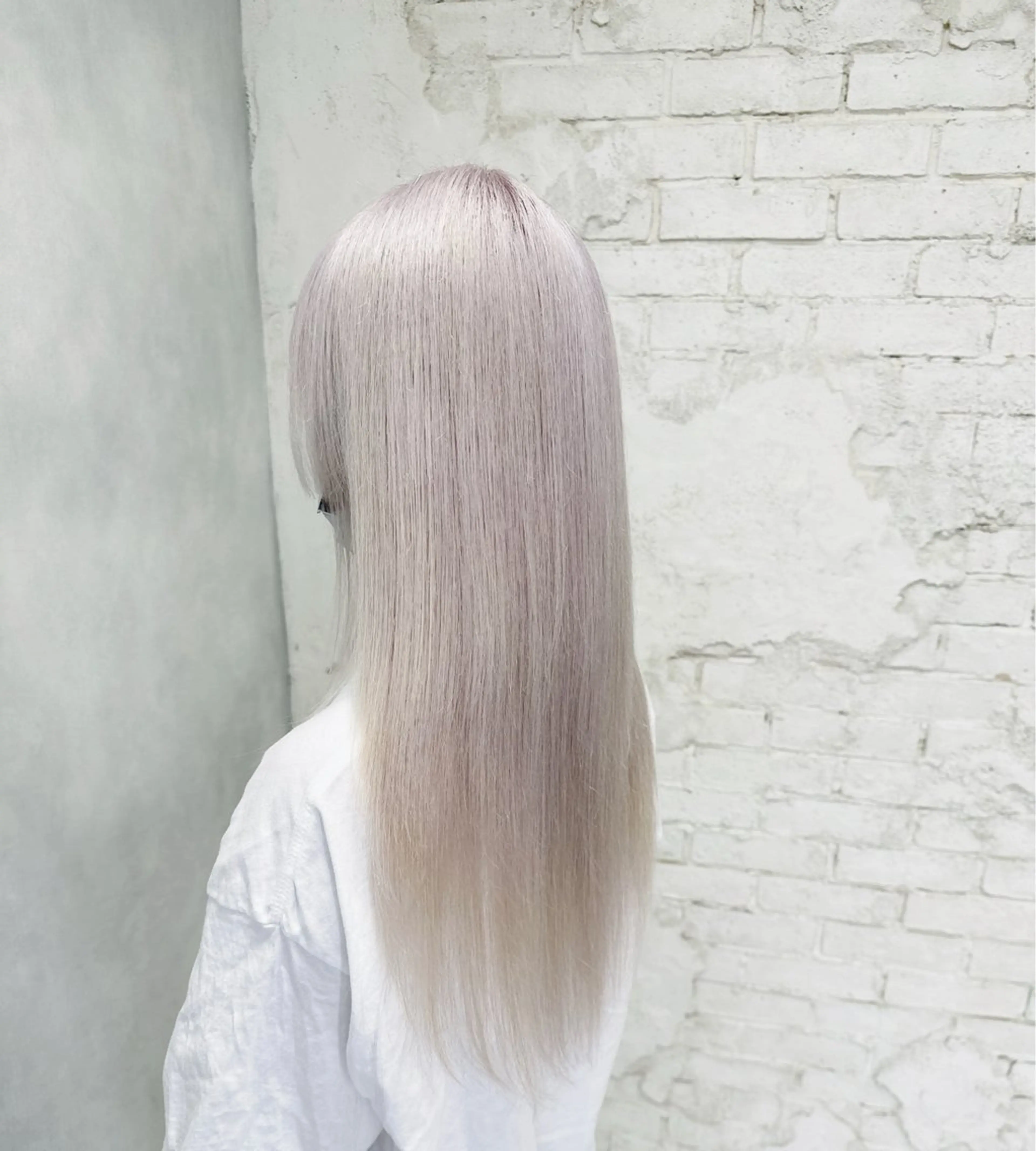 ロング カラー ベージュカラー ブリーチ ケアブリーチ ダブルカラー ハイトーンカラー カット ヘアカラー トリートメント レイヤーブリーチ特化 ホワイト専門/岸のヘアスタイル