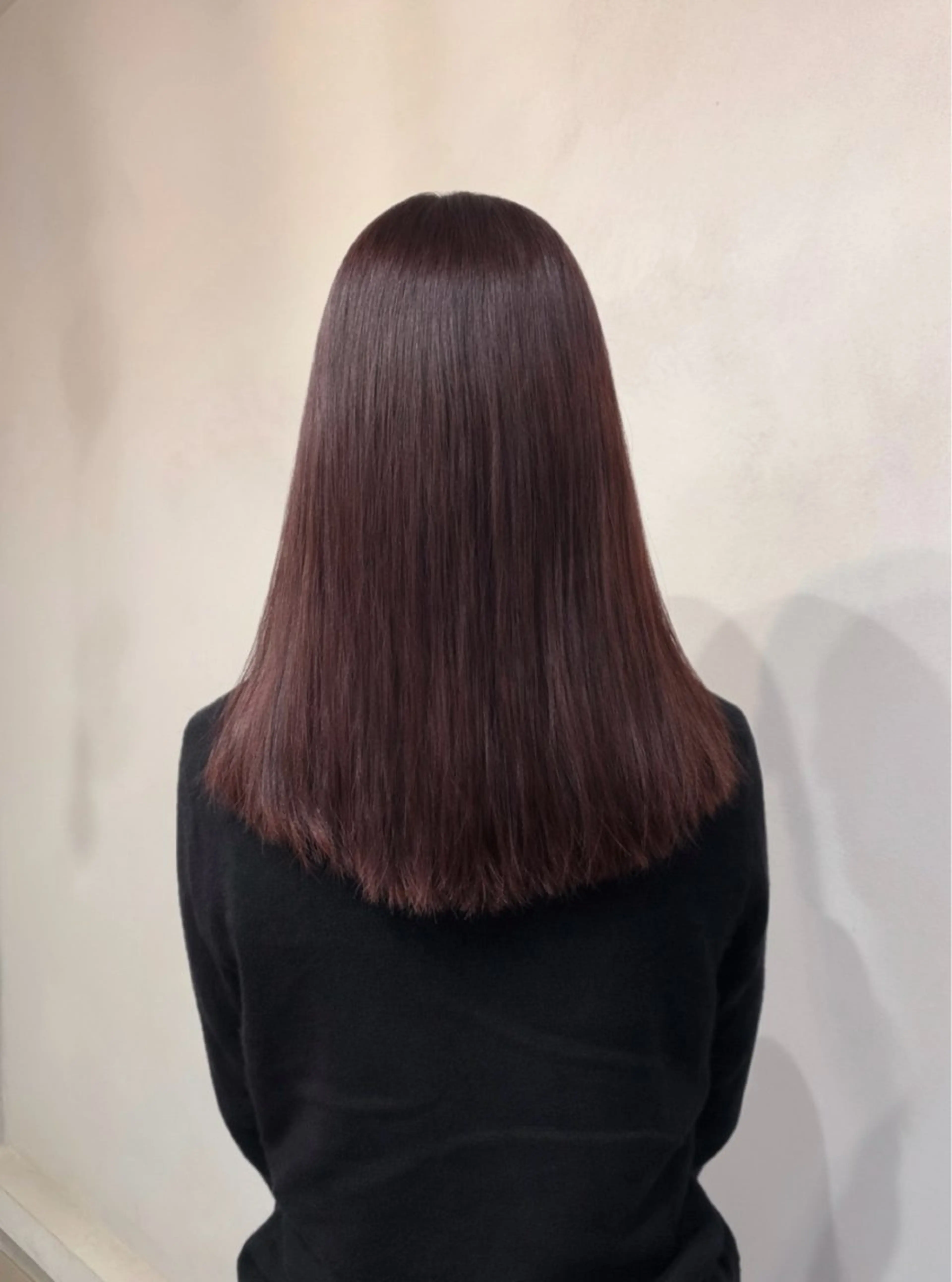 ロング カラー レッドカラー KAREN .のヘアスタイル