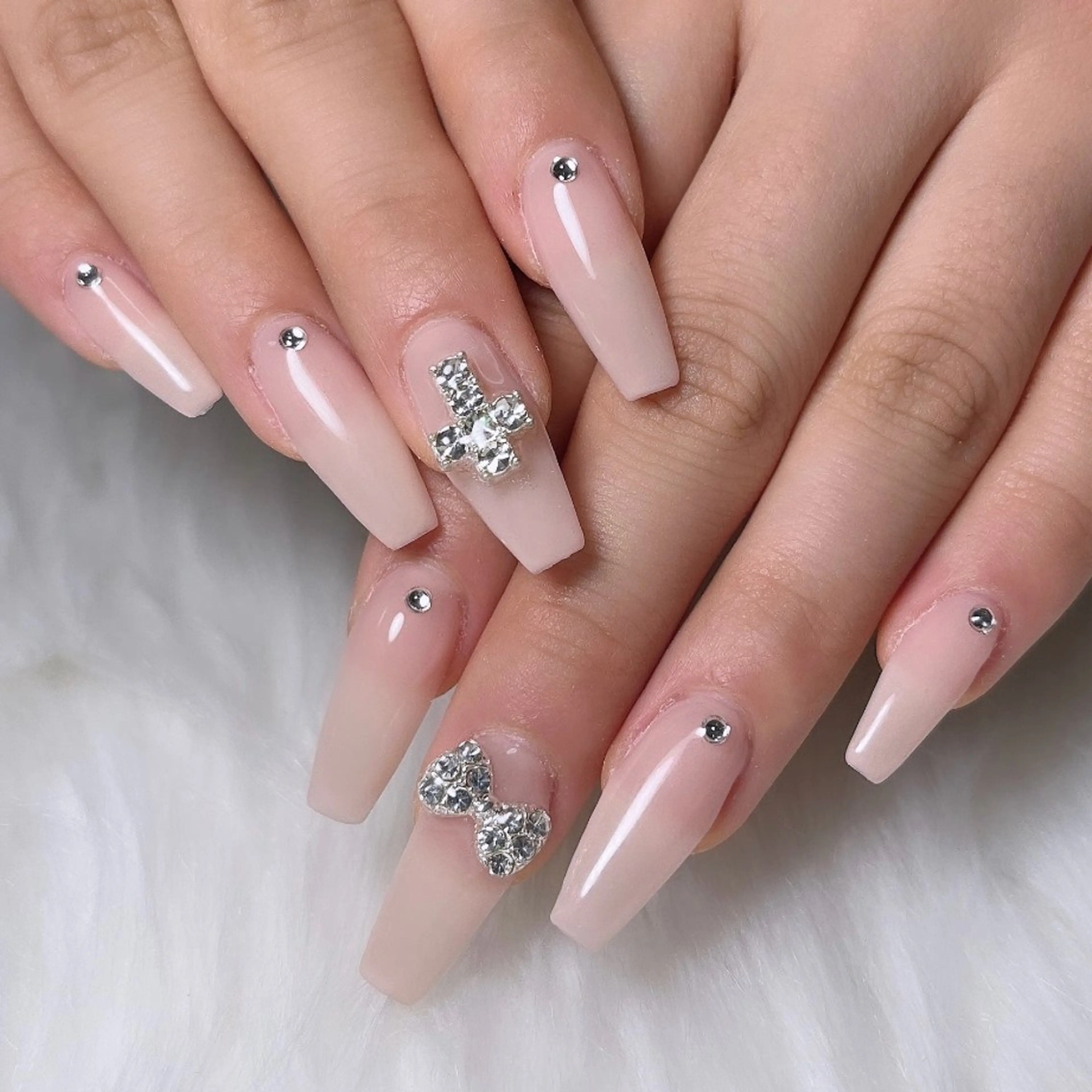 ネイル 韓国ネイル ラメ(グリッター) 持ち込み ハンドネイル 🐕‍🦺Yappy 💗A-tanのネイルデザイン