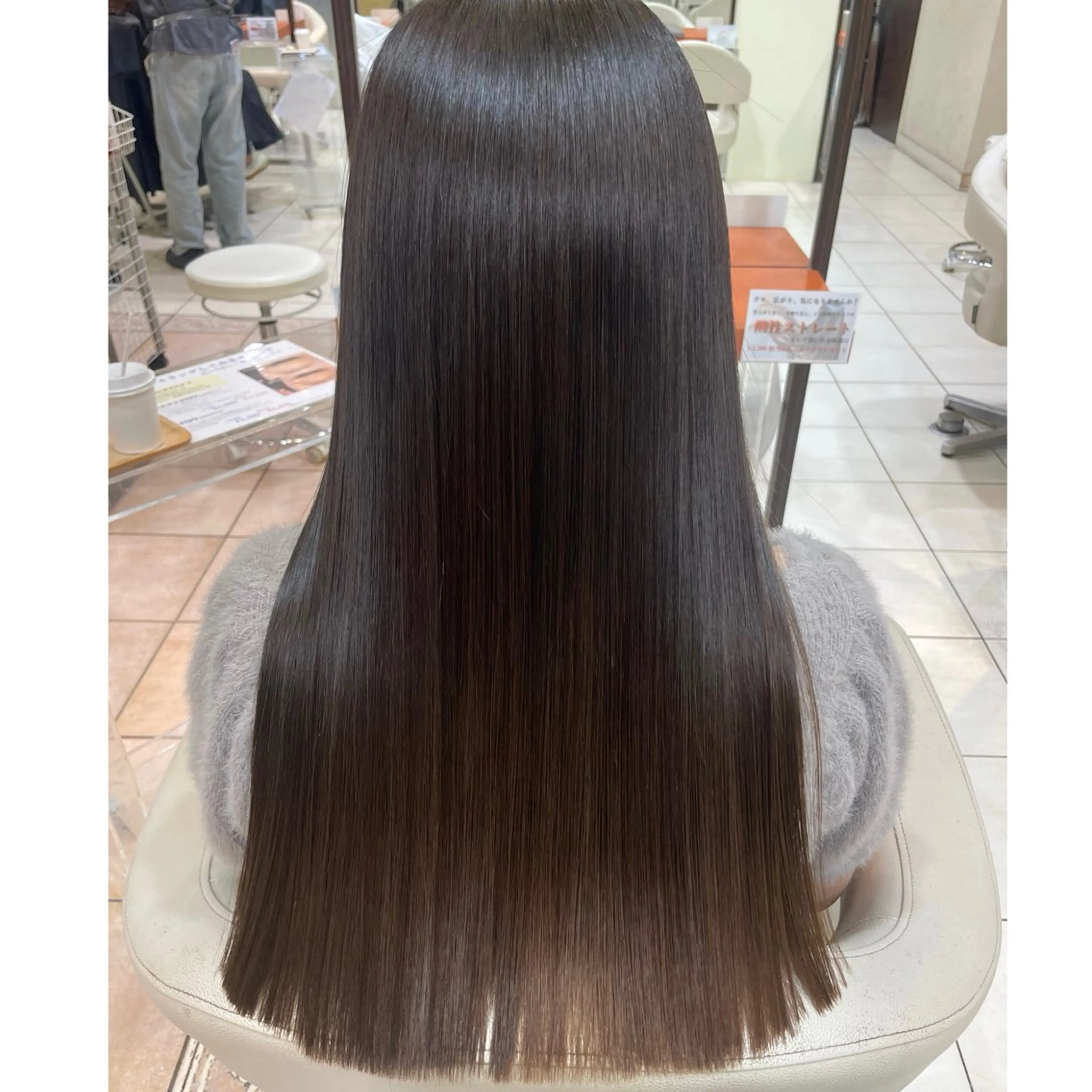 【🩵期間限定 🩵】 イルミナカラー＋髪質改善トリートメント￥9900の写真