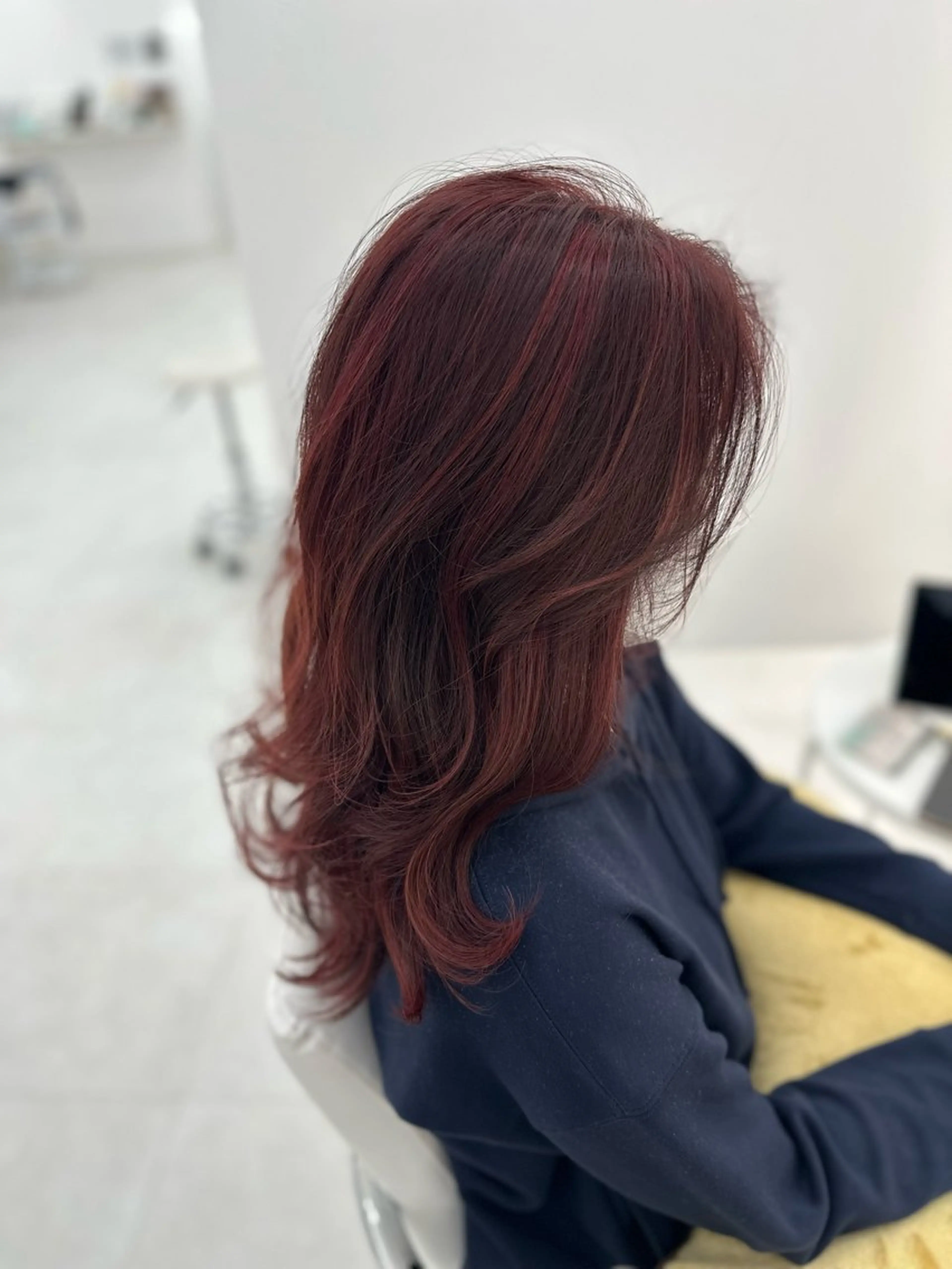 セミロング aini上本町 吉元直明のヘアスタイル