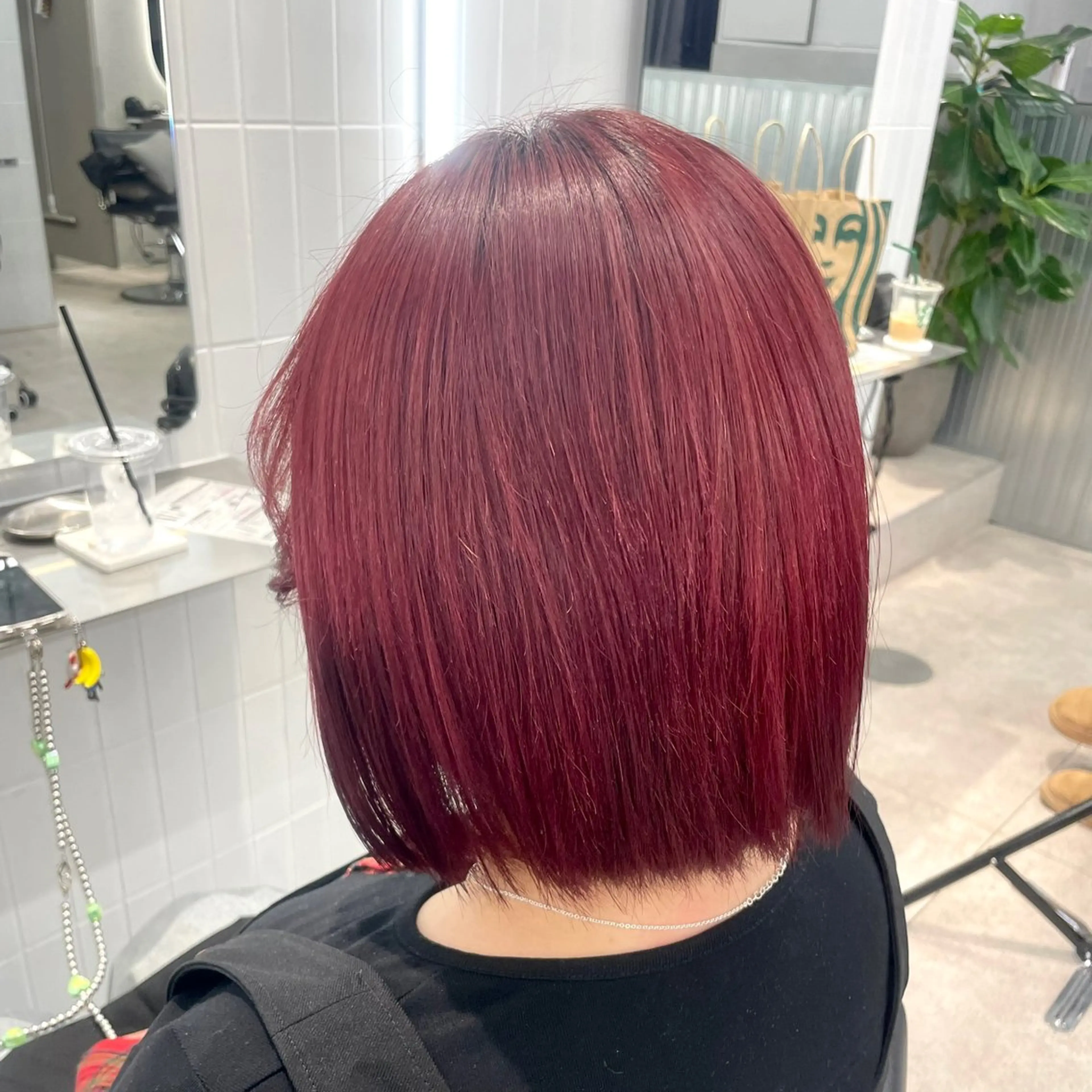 ショート カラー ボルドーカラー レッドカラー ヘアカラー 表参道/ハイライト バレイヤージュのヘアスタイル