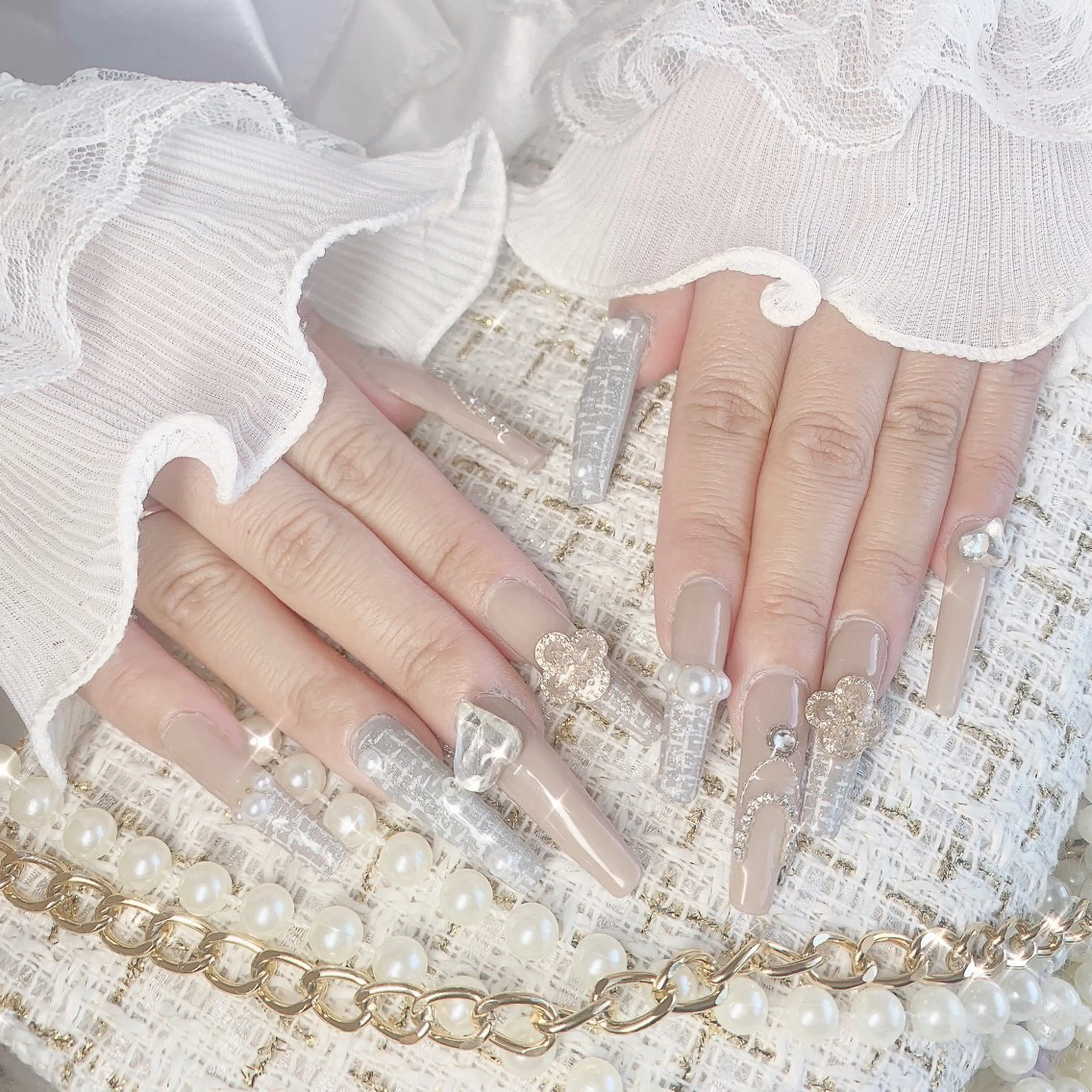 ネイル オーロラネイル 成人式 フットネイル 韓国ネイル ロングネイル ハンドネイル Yudia🦋 azuのネイルデザイン