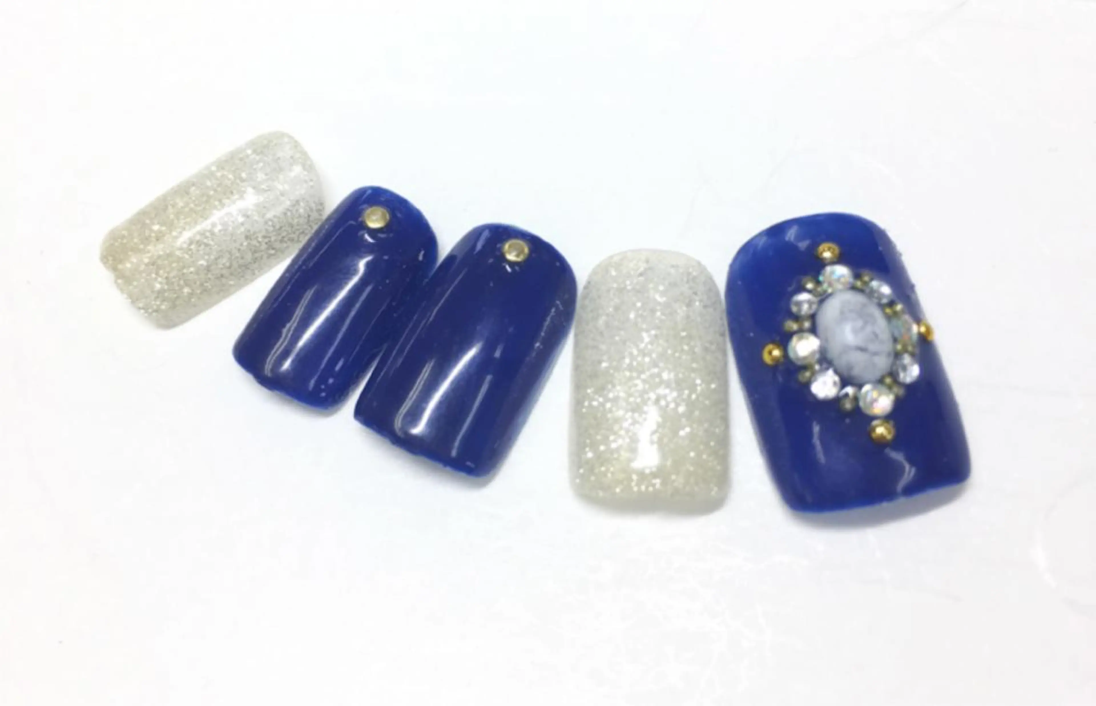 カラー パーマ ヘアアレンジ ネイル マツエク・マツパ アートネイル フットネイル nail salon＆school felice所属・フェリーチェ瑞江店 新山のネイルデザイン