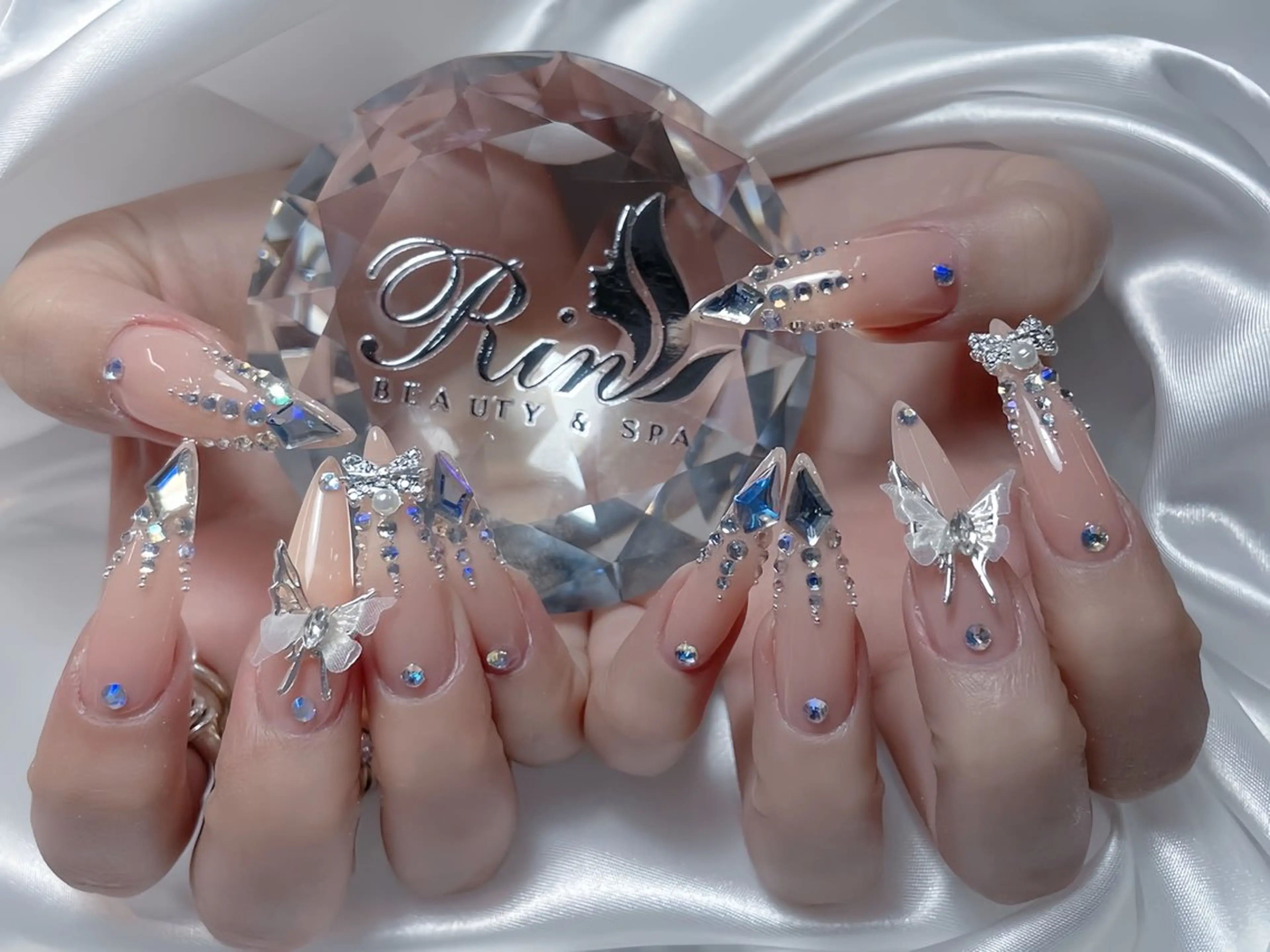 ネイル アートネイル 成人式 ロングネイル ニュアンスネイル スカルプネイル ハンドネイル Rin Nail 新大久保店のネイルデザイン