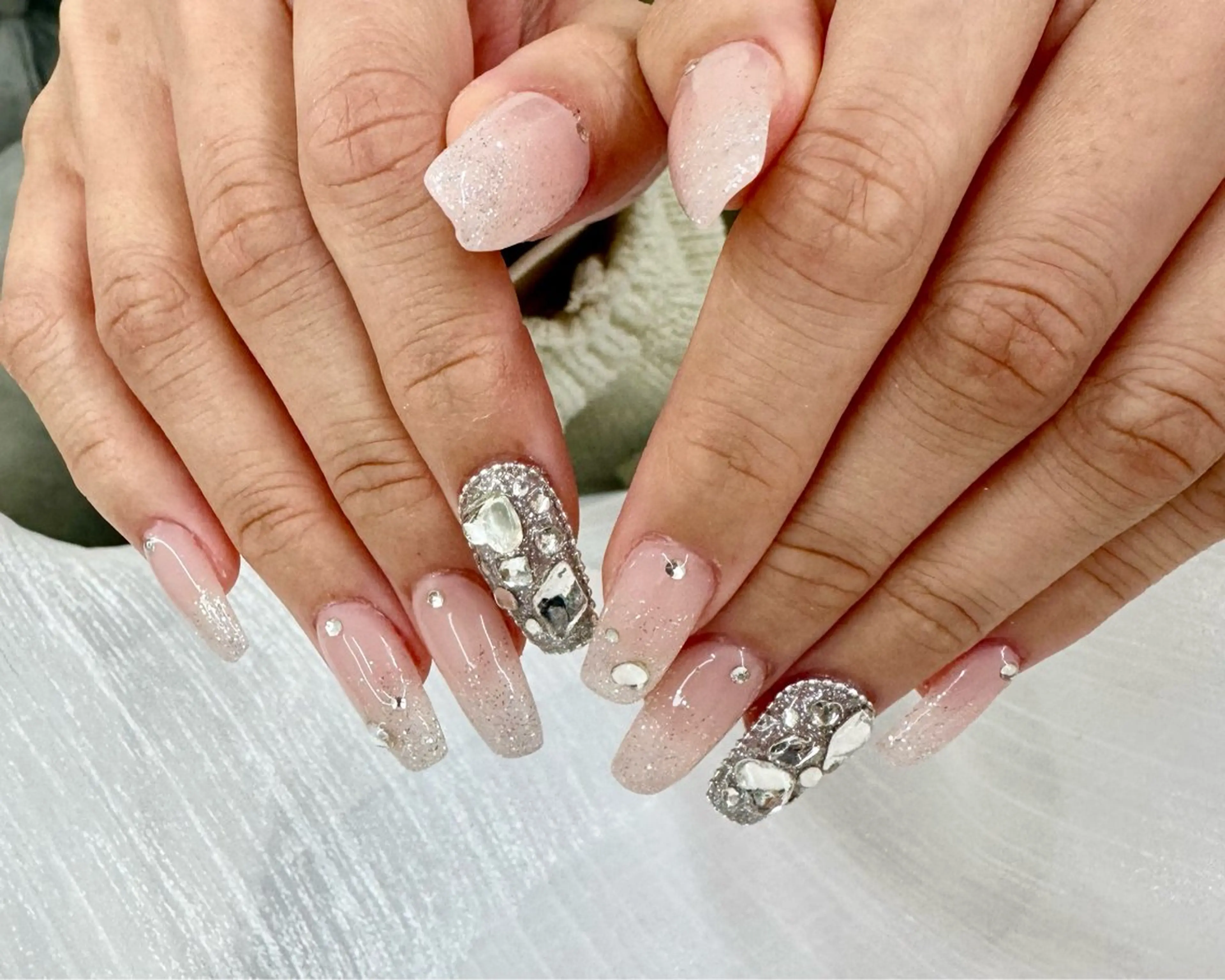 長さ出し10本＋持ち込みデザイン時間内アート🎀オフなしの写真