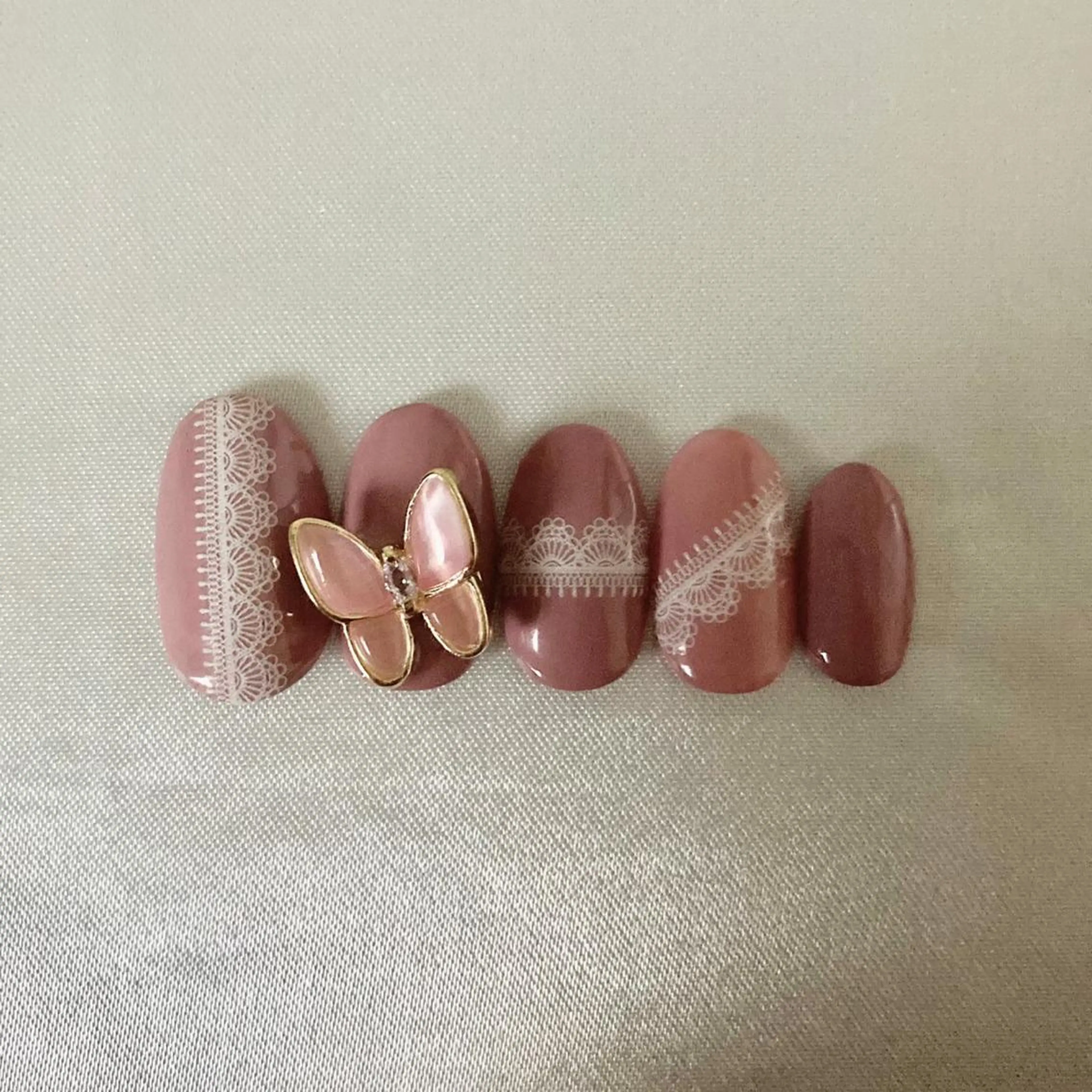 ネイル ガーリー レース ワンカラーネイル 韓国ネイルサロン Miuのネイルデザイン