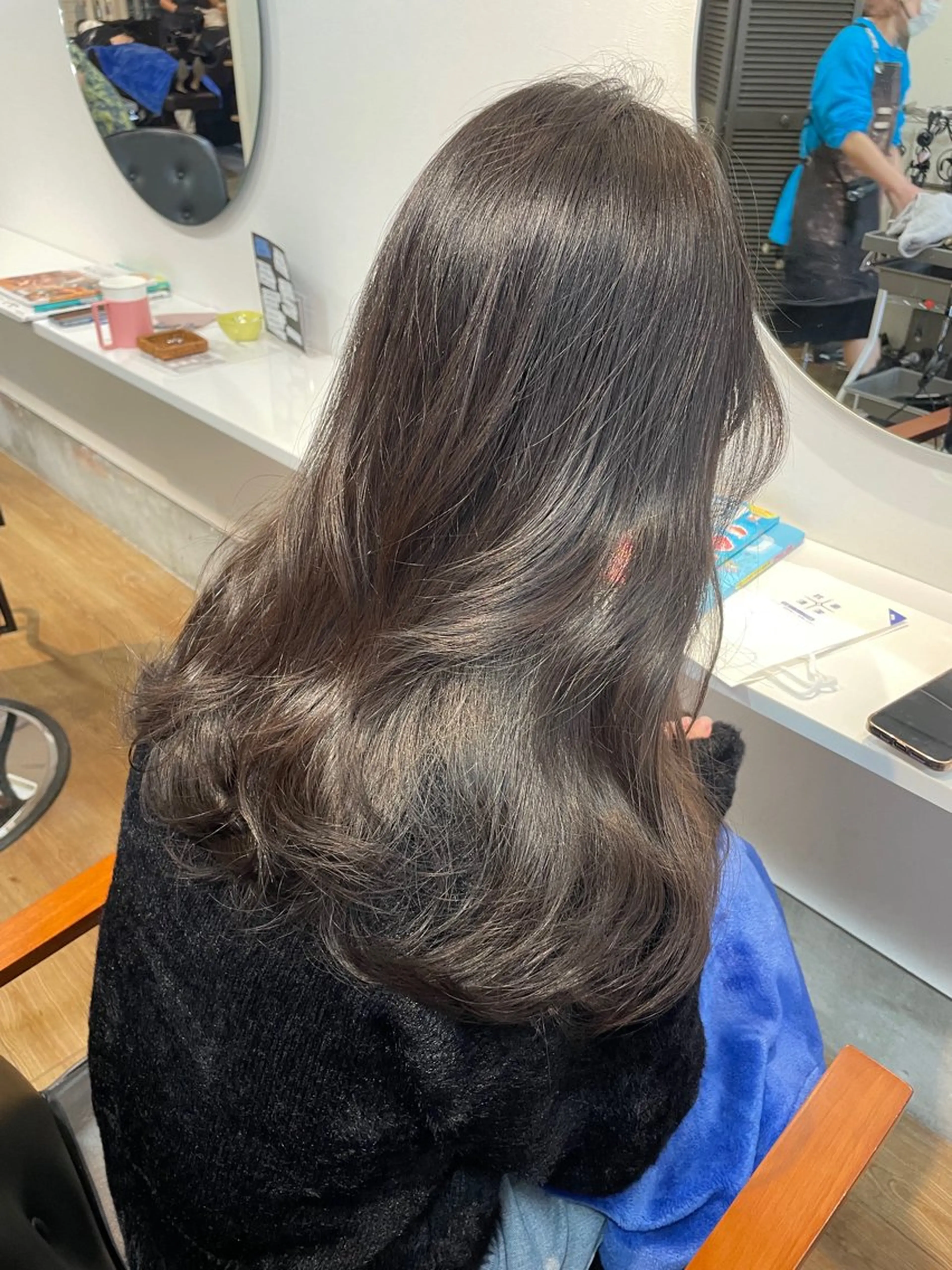 ロング まろやかなベージュ 小池春樹のヘアスタイル